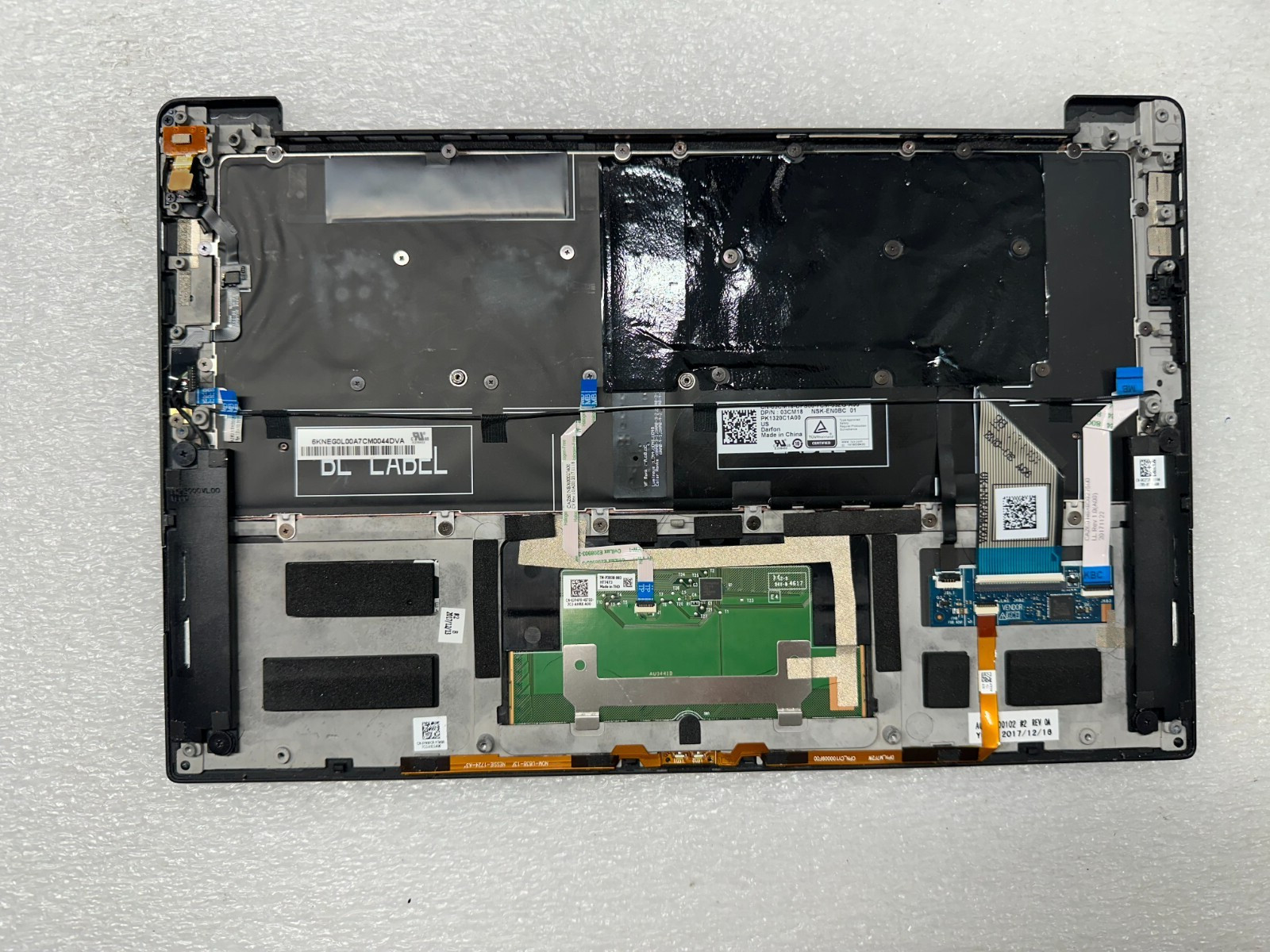 Dell XPS 9370 palmrest touch pad keyboard YNWCR Palmrest Keyboard Assembly product photo 2