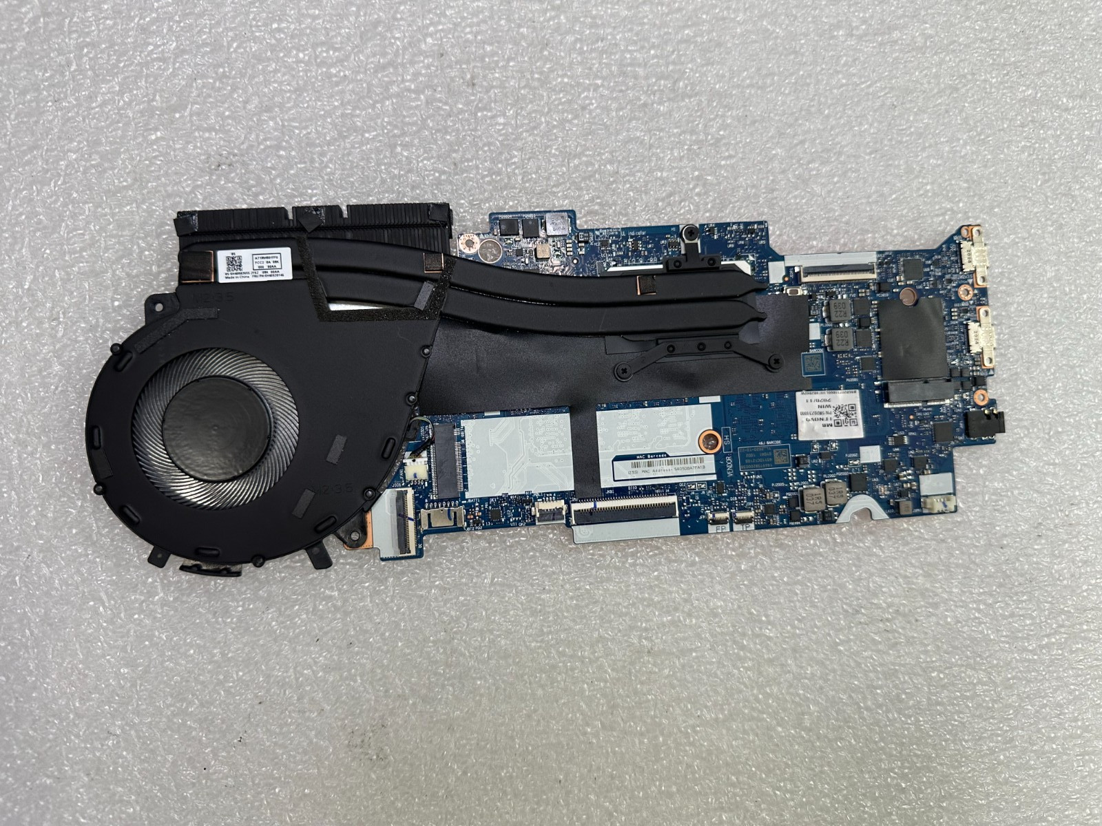 Lenovo Yoga 7 14ITL5 14" i5-1135G7 2.40GHz 8Gb RAM Motherboard 5B20Z31000 product photo 1