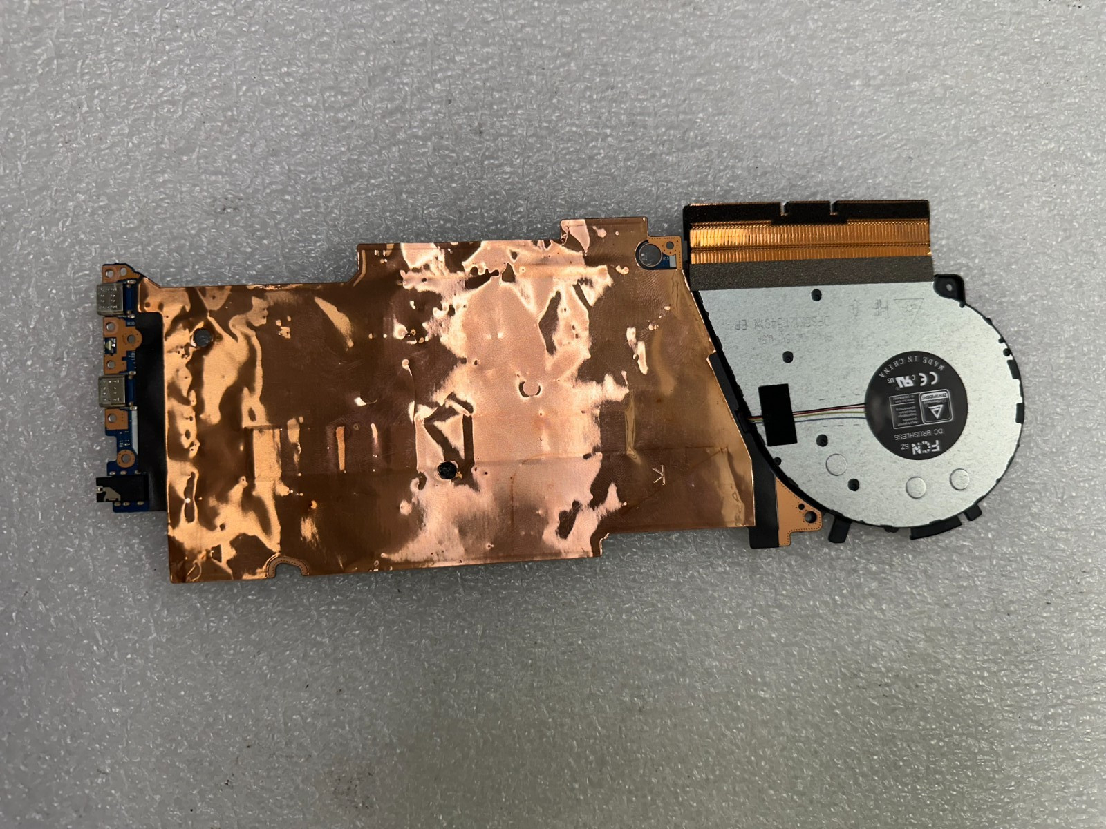 Lenovo Yoga 7 14ITL5 14" i5-1135G7 2.40GHz 8Gb RAM Motherboard 5B20Z31000 product photo 2