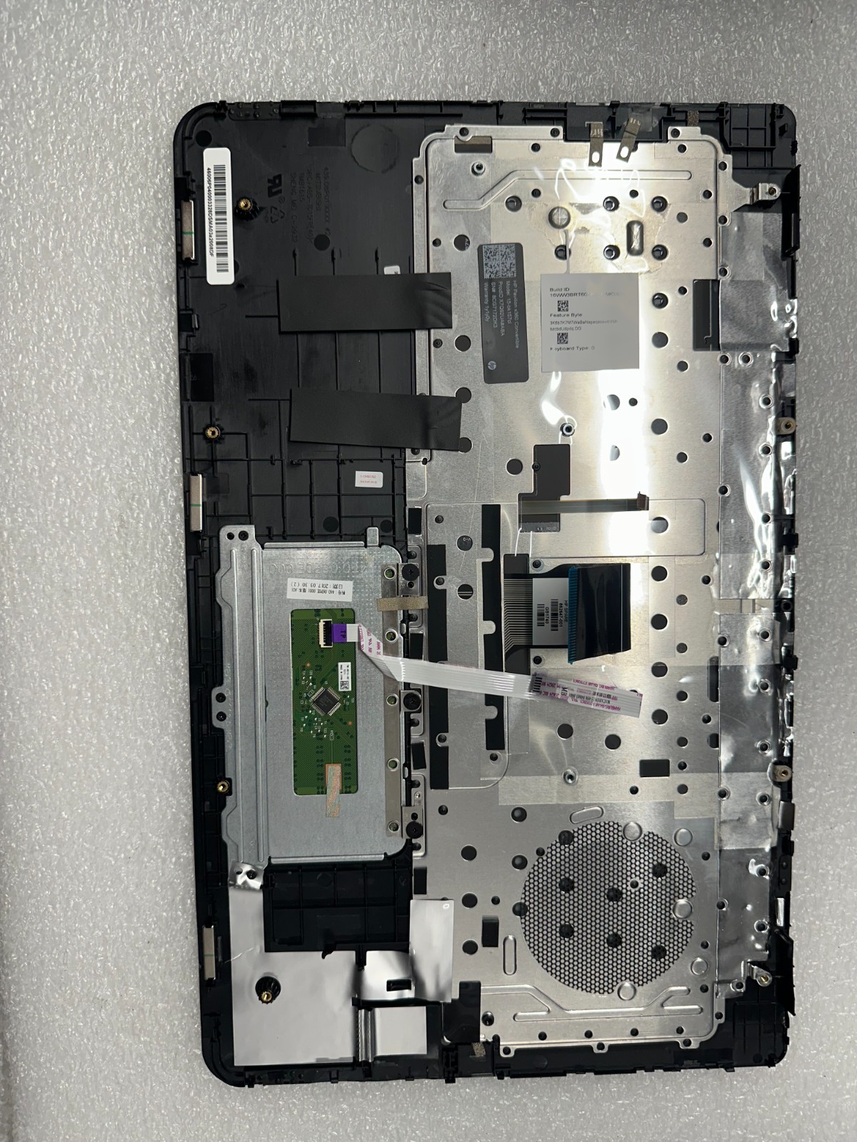 HP 15-bk157cl palmrest touch pad keyboard 862647-001 Palmrest Keyboard Assembly product photo 2