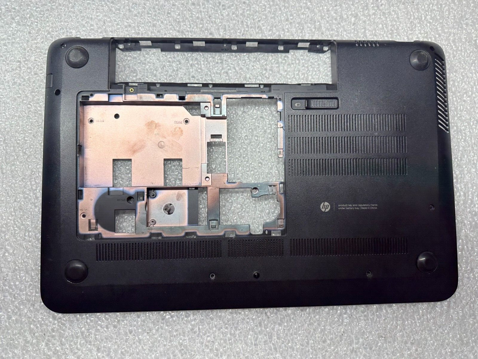 HP 15-q493cl bottom base case cover enclosure w rubber feet 774152-001 Laptop Battery product photo 1