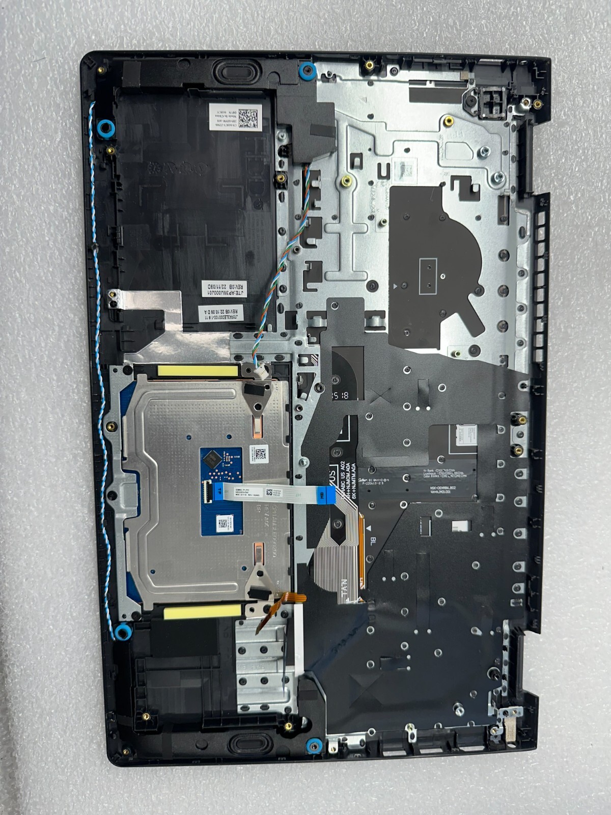 Dell Inspiron 3520 palmrest touch pad keyboard 418CV Palmrest Keyboard Assembly product photo 2