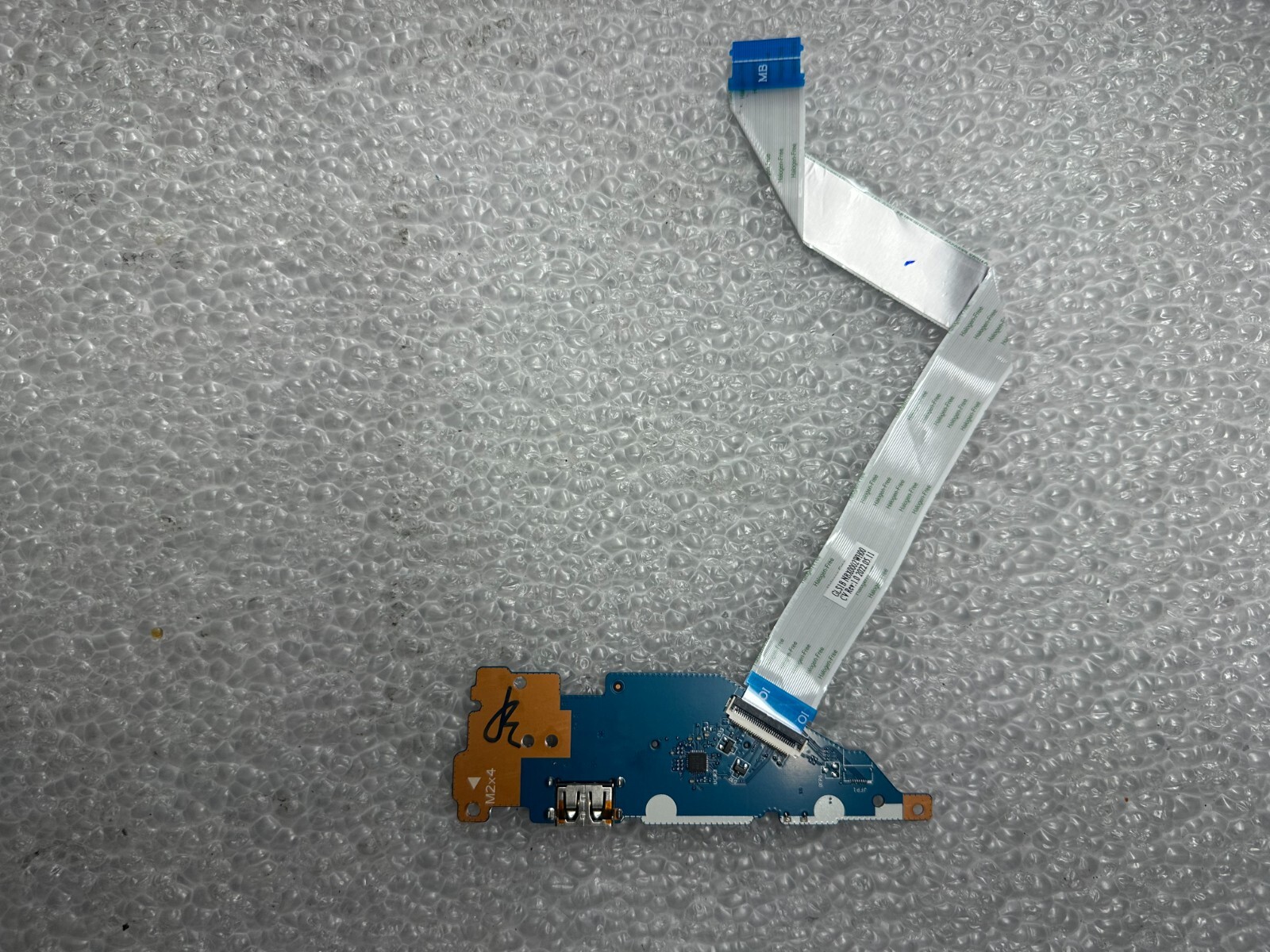 Lenovo IdeaPad 3-14ITL05 usb power button board 5C50S25433 product photo 2