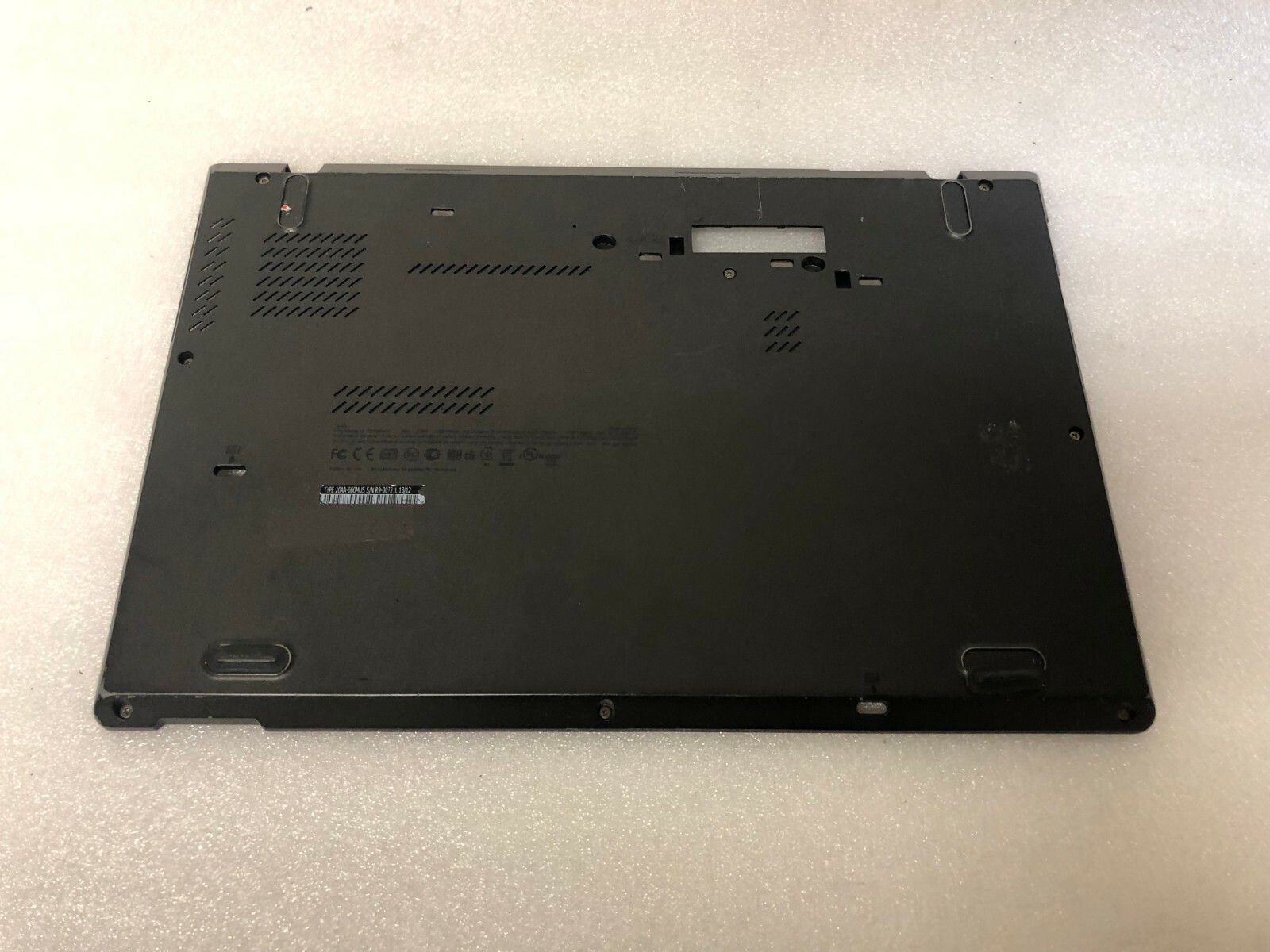 Lenovo Thinkpad T431s bottom base cover enclosure 04X0824 60.4yq15.002 product photo 1