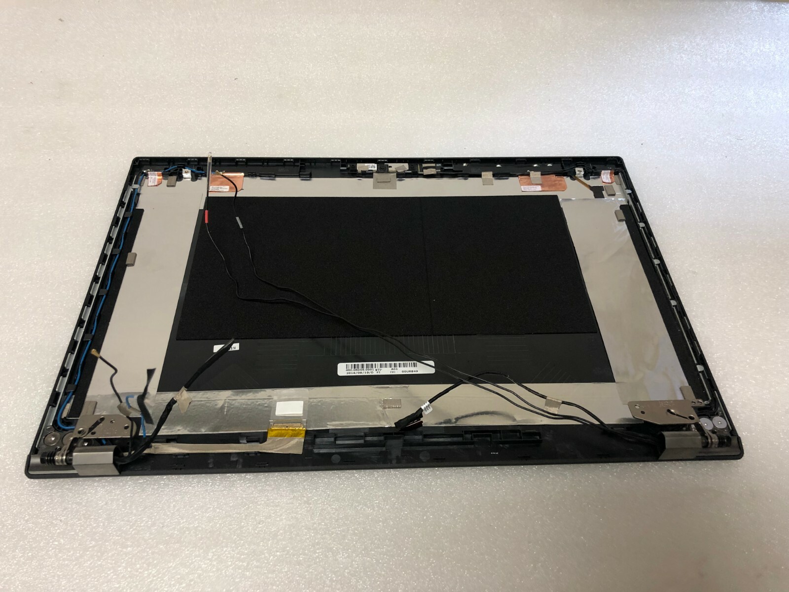 Lenovo Thinkpad T560 LCD Lid Cover w hinges cables 00UR849 Laptop Cable product photo 1