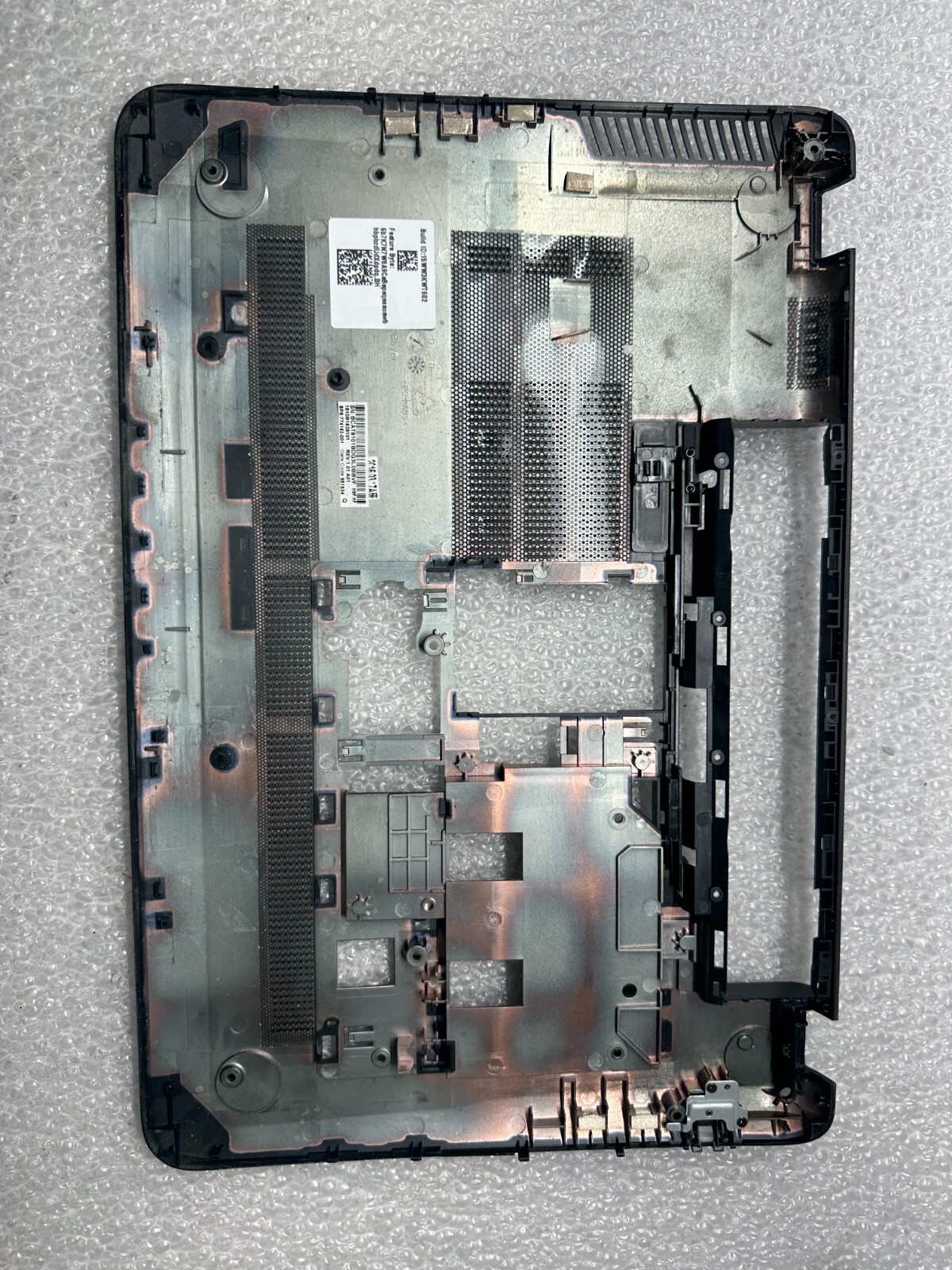 HP 15-q493cl bottom base case cover enclosure w rubber feet 774152-001 Laptop Battery product photo 2