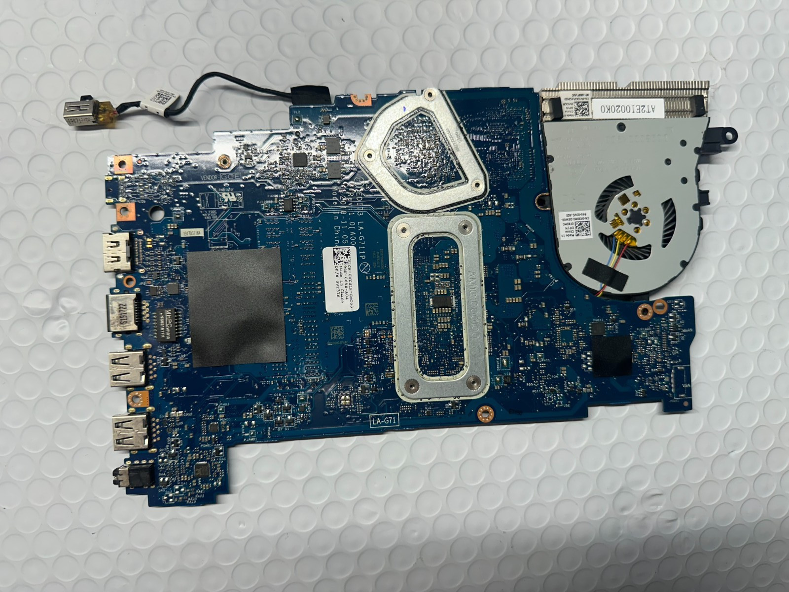 Dell Inspiron 3780 17in i5-8265u Motherboard VT31N product photo 2