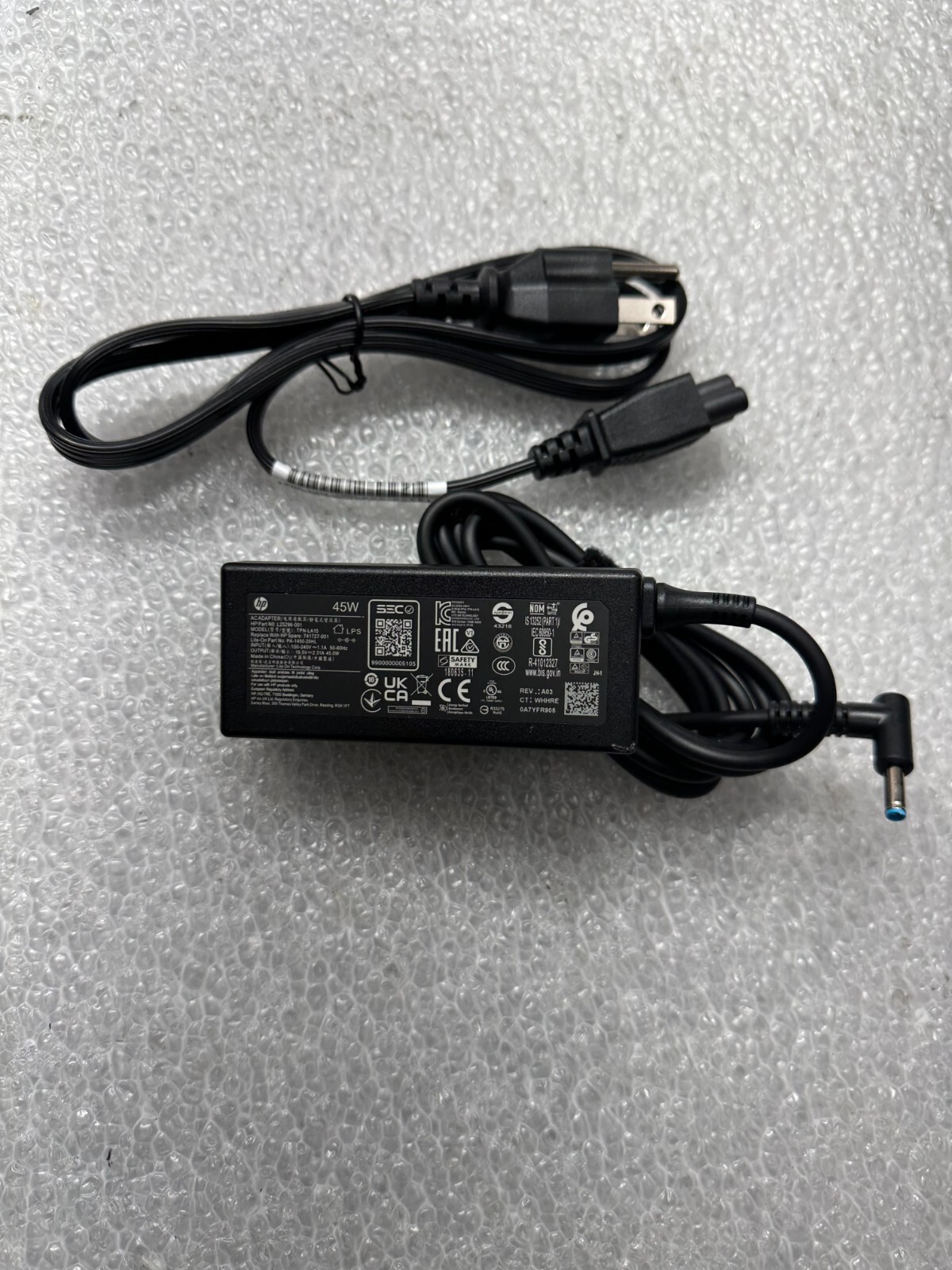 HP 17-by4013dx 45w genuine original ac power adapter Power Supply or AC Adapter product photo 1