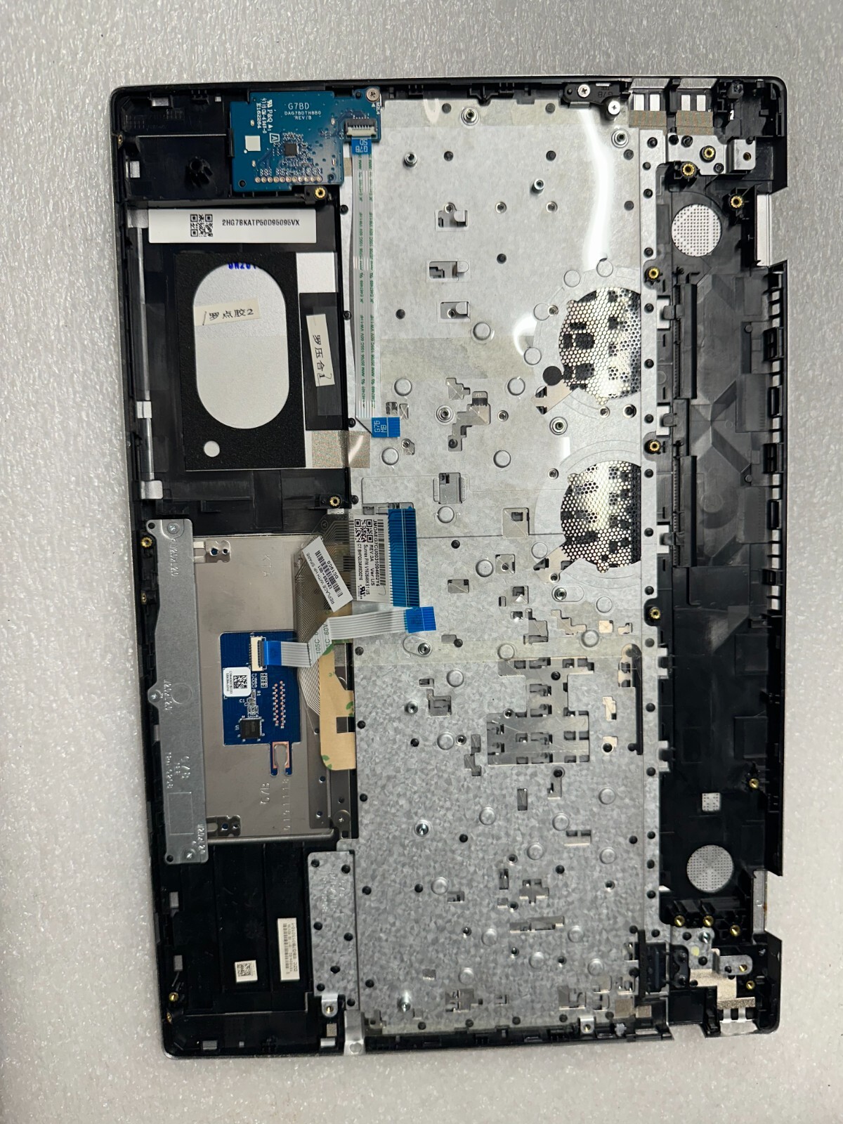 HP 15t-cs200 palmrest touch pad keyboard L49391-001 Palmrest Keyboard Assembly product photo 2