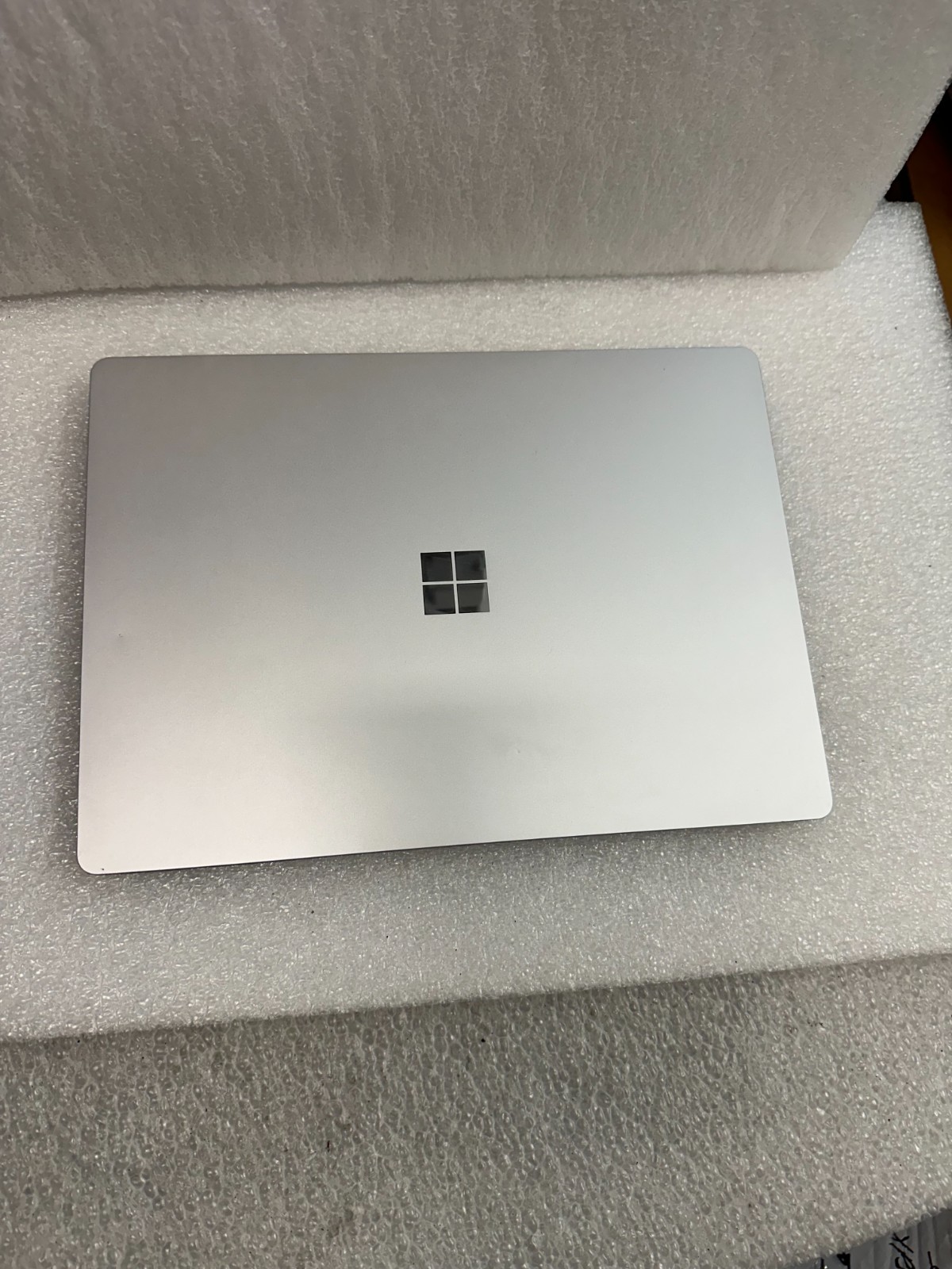 Microsoft Surface Laptop 4 - 13.5 in. i5 16gbNo SSD or adapter - Read Drive product photo 2