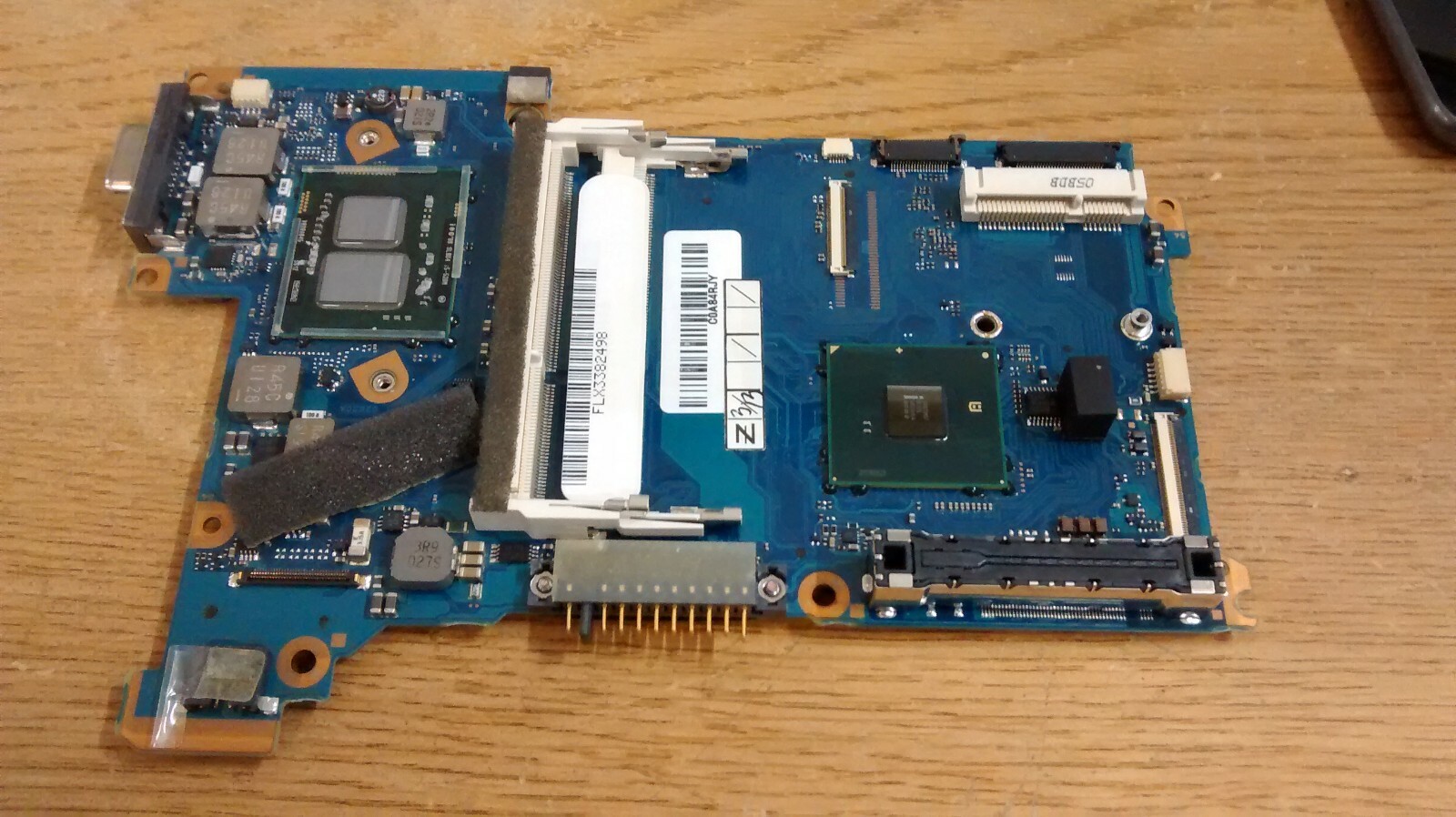 Toshiba P000531600 Mainboard mit Intel Core i5 2.4 GHz A5A002830010 VGA DDR3 8-2 Motherboard product photo 1