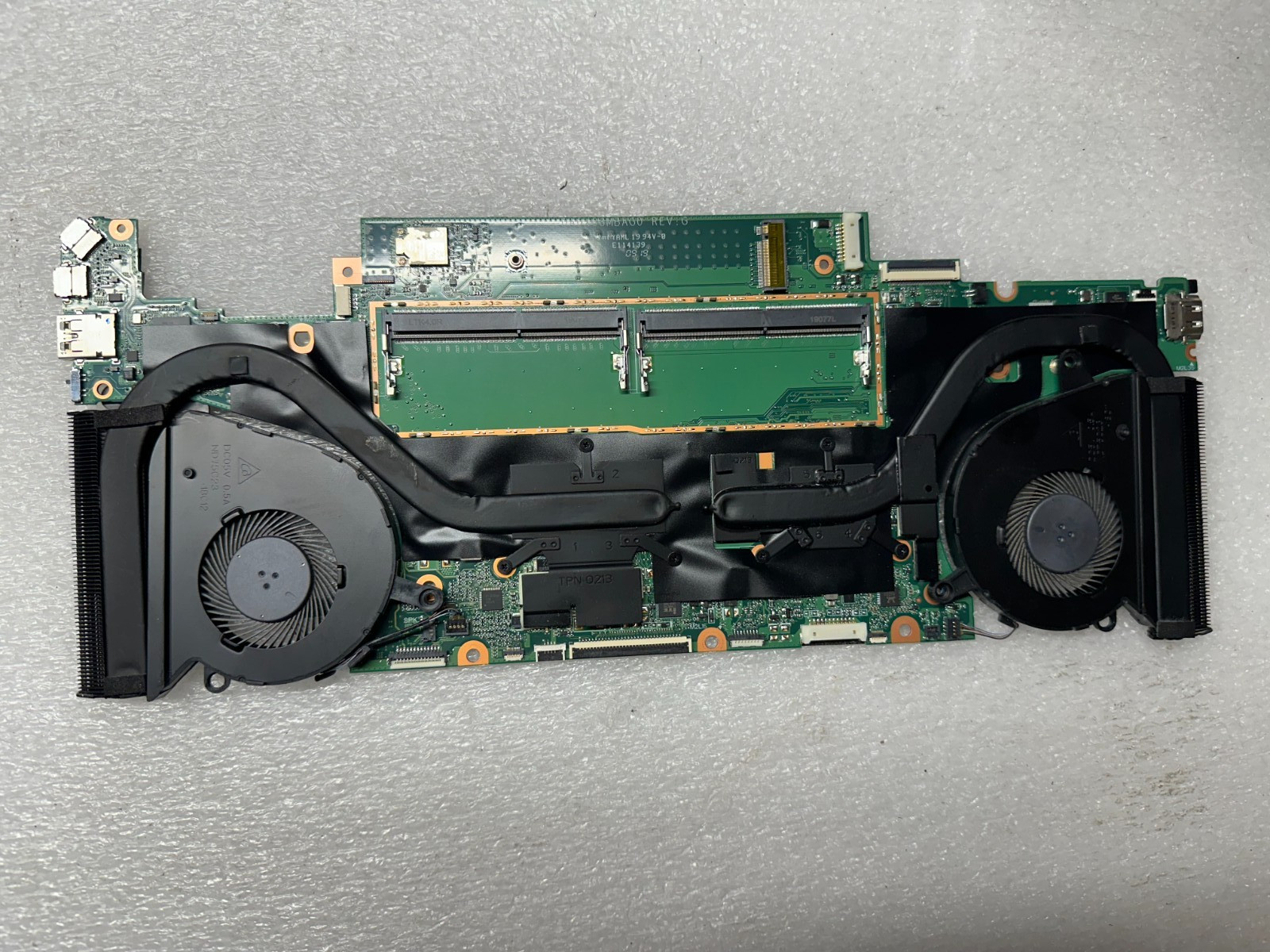 HP 15-df0043dx i7-8565u Motherboard L38128-601 product photo 1