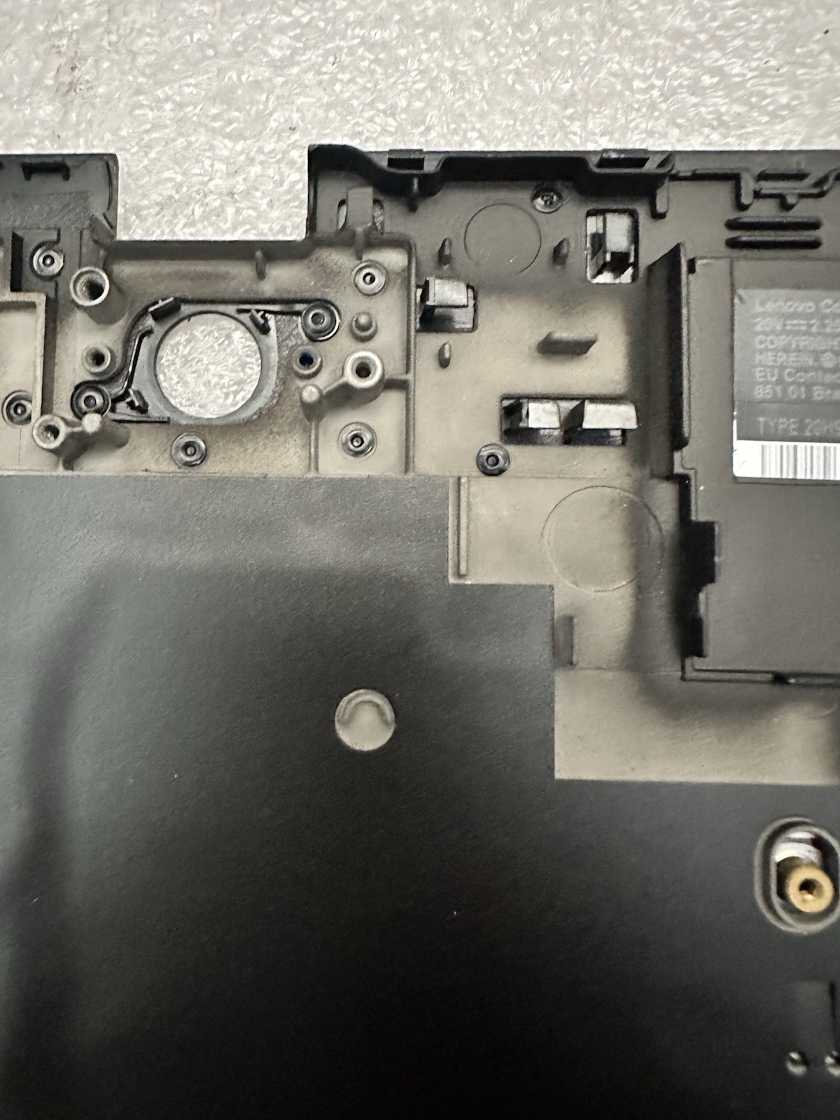 Lenovo Thinkpad T570 15.6” Palmrest Keyboard Touchpad FingerPrint, Black, *READ* Palmrest Keyboard Assembly 01ER046 product photo 3