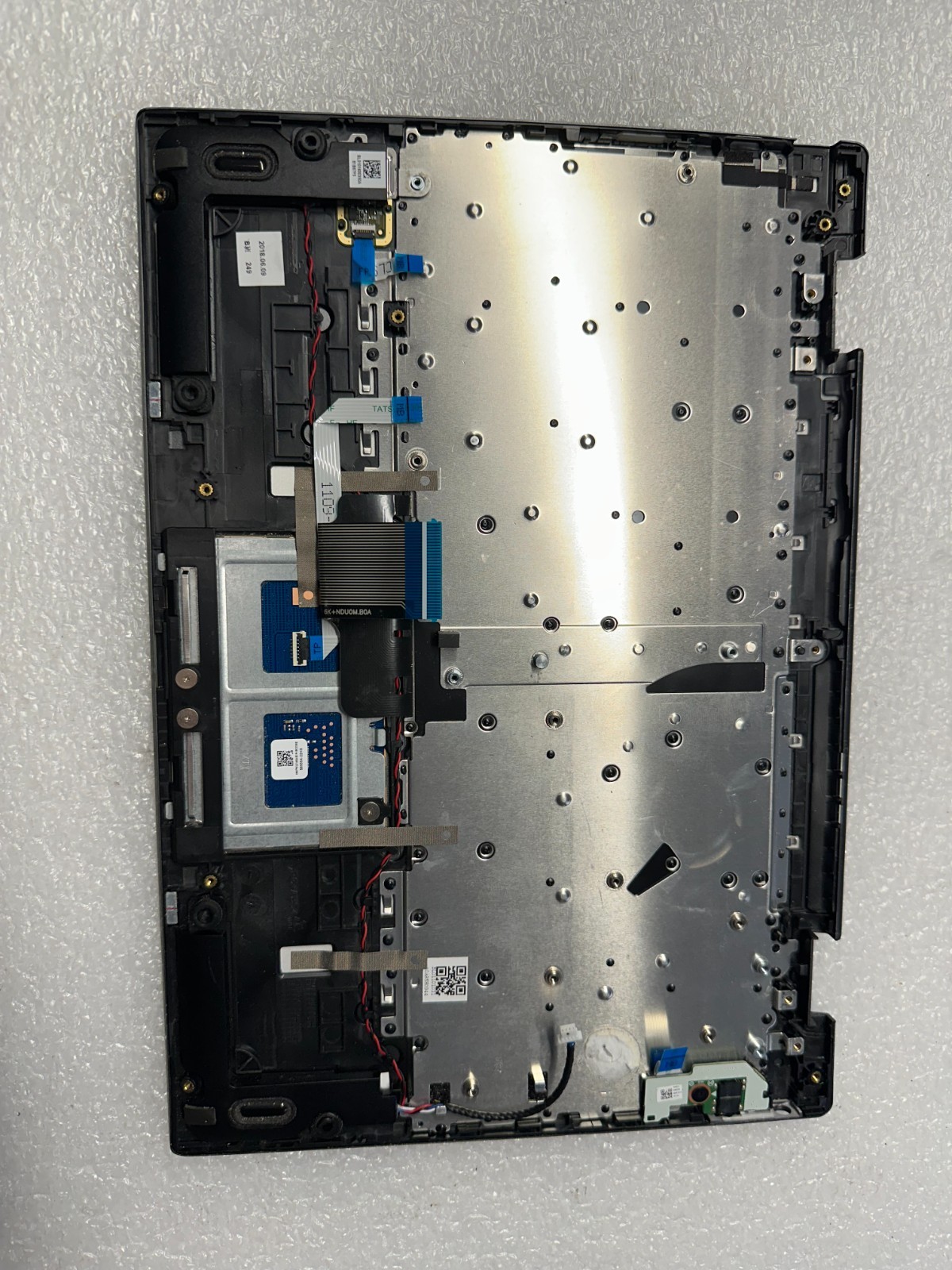 Lenovo Yoga 720-12ikb 12in palmrest touch pad keyboard 5CB0Q12154 Palmrest Keyboard Assembly product photo 2