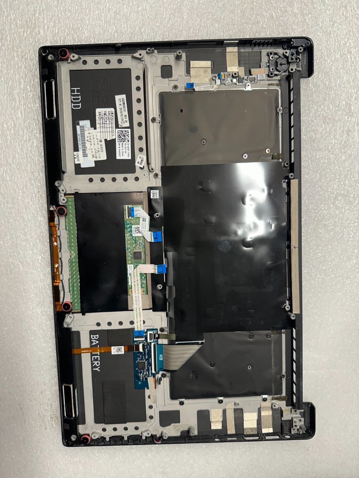 Dell XPS 15 9570 palmrest touch pad keyboard 4x63t Palmrest Keyboard Assembly product photo 2