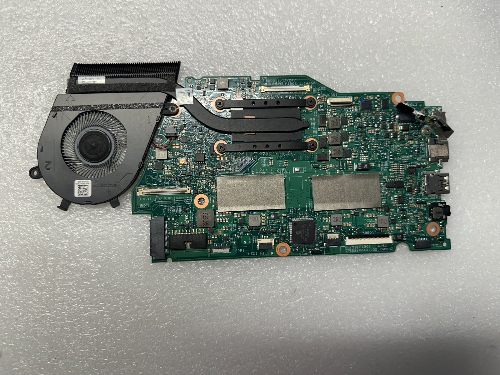 Dell Inspiron 7373 Motherboard i5-8250U 8GB VTHG7 product photo 1