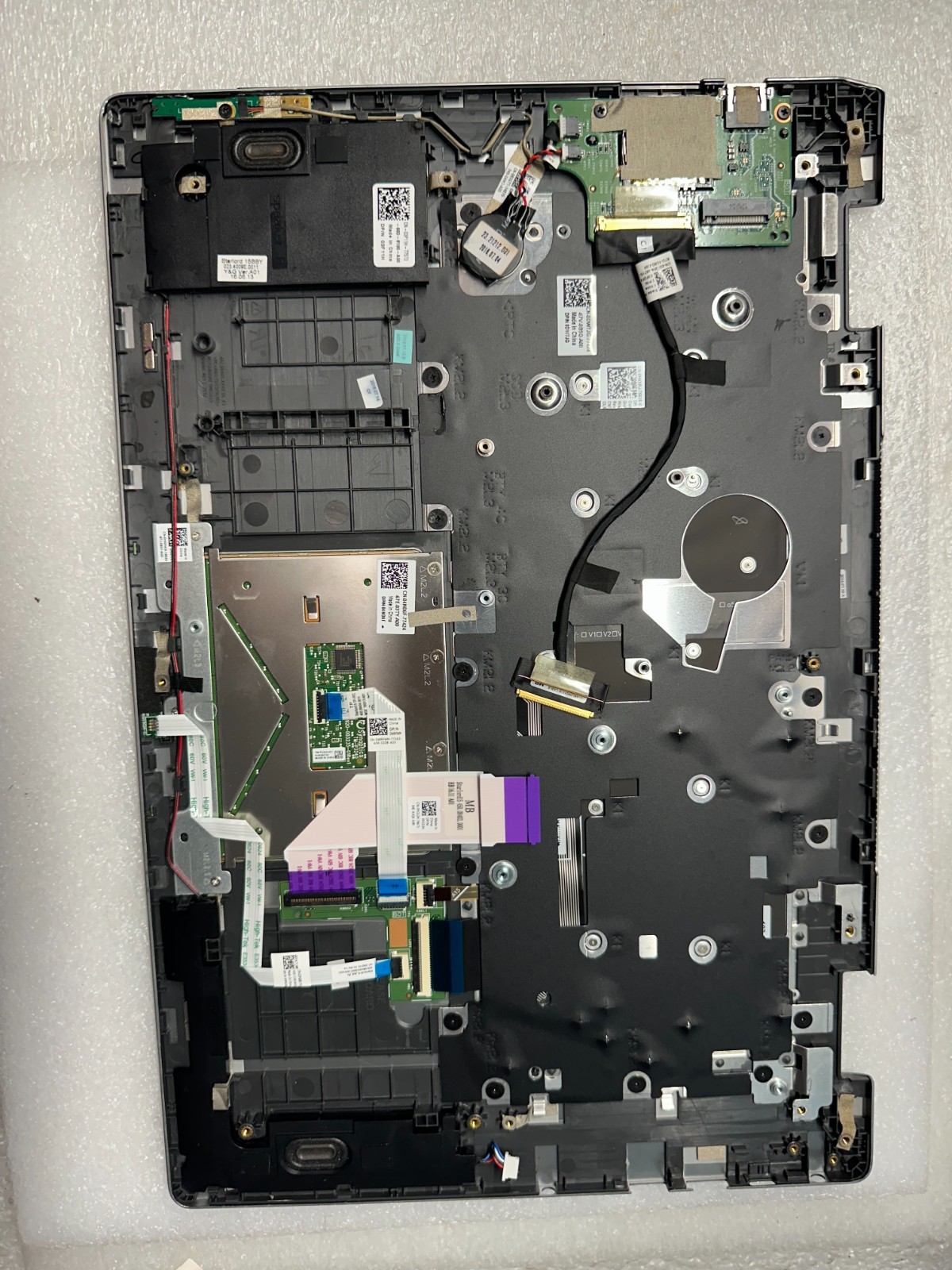 Dell Inspiron 7579 palmrest touch pad keyboard FMN46 Palmrest Keyboard Assembly product photo 2