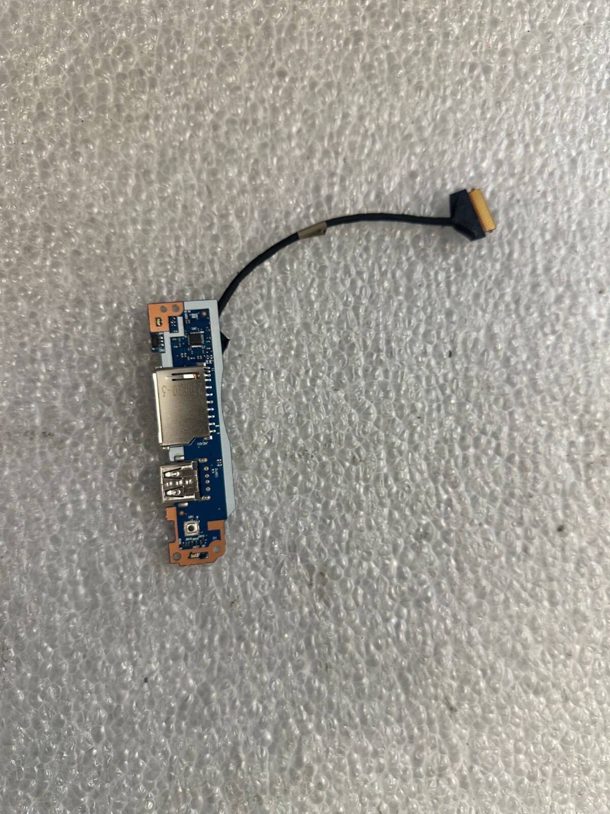 Lenovo IdeaPad 1 14IGL7 82V6 usb power button board 5C50S25439 product photo 1