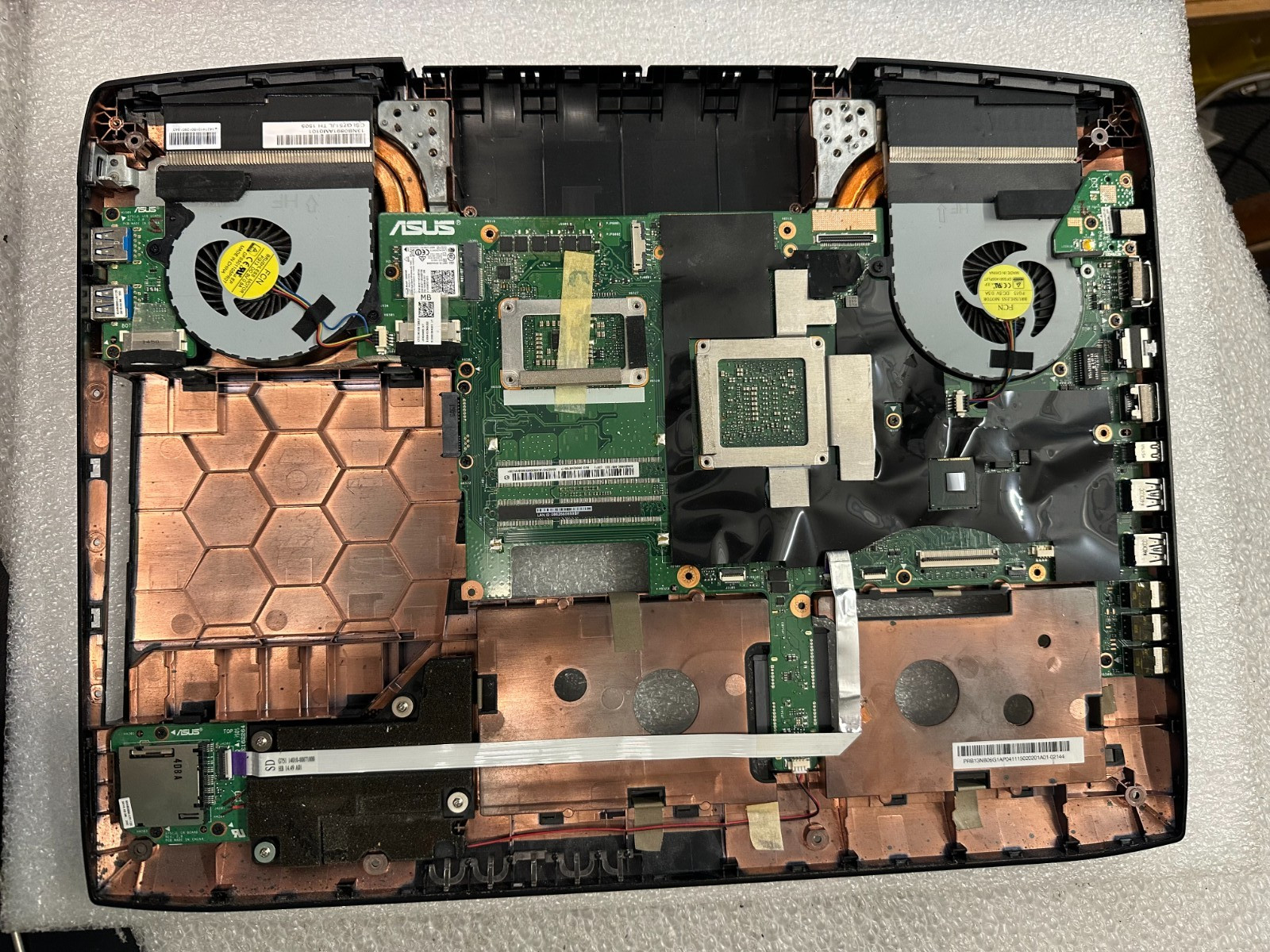 Asus G751JL-DS71 i7-4720HQ 2.60GHZ Motherboard GTX 965M 60NB0890-MB1203 product photo 1
