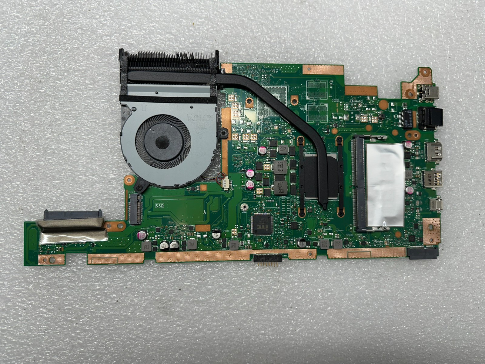 ASUS VivoBook F505Z F505ZA 15.6 AMD Ryzen 5 2500u Radeon 8gb Motherboard Processor product photo 1