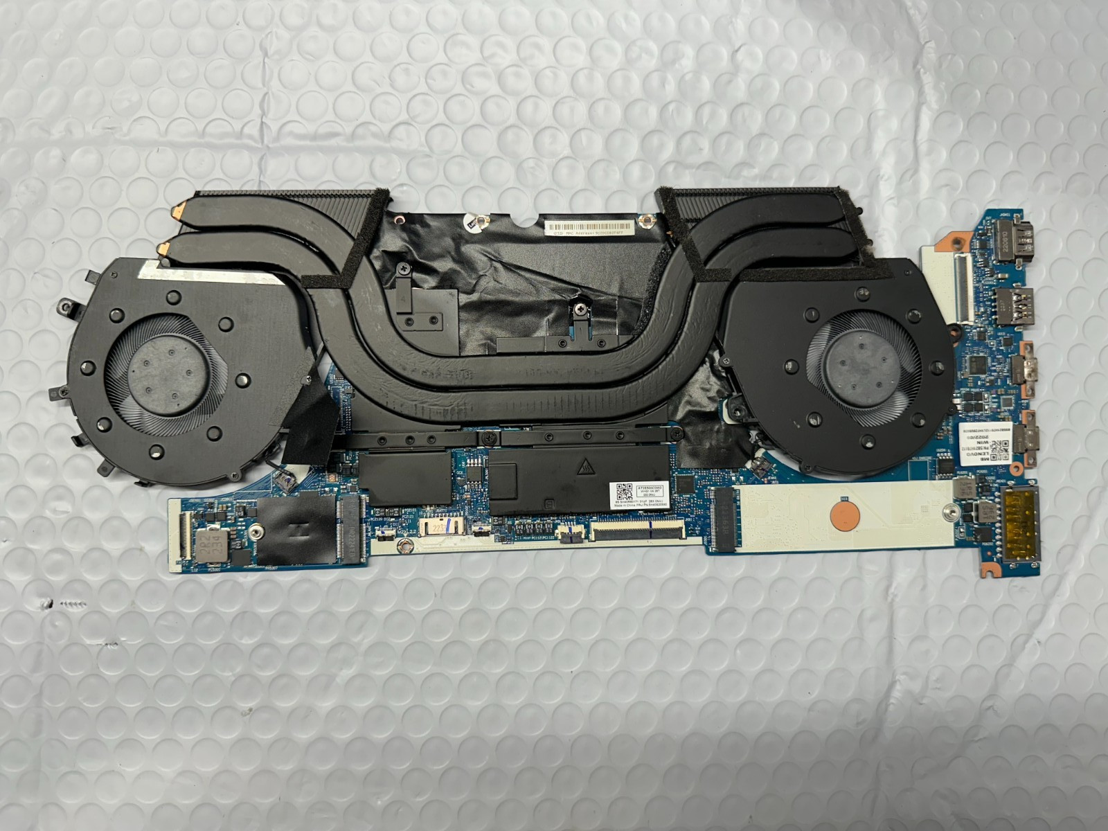 Lenovo Yoga 7 16IAH7 16" i7-12700H Motherboard 5B21H78112 product photo 1