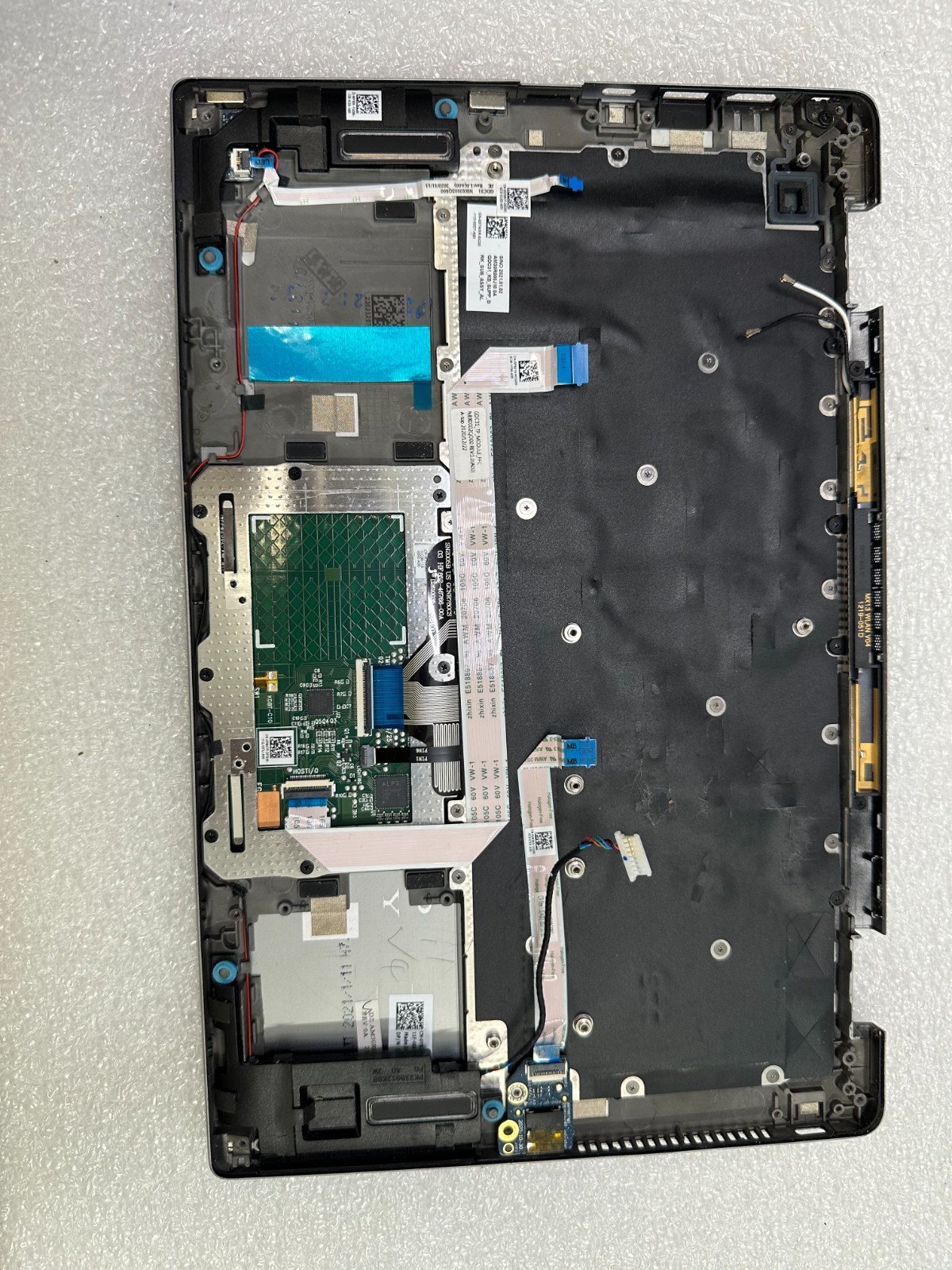 Dell Latitude 7320 palmrest touch pad keyboard Y82P1 -some keys worn Palmrest Keyboard Assembly product photo 2