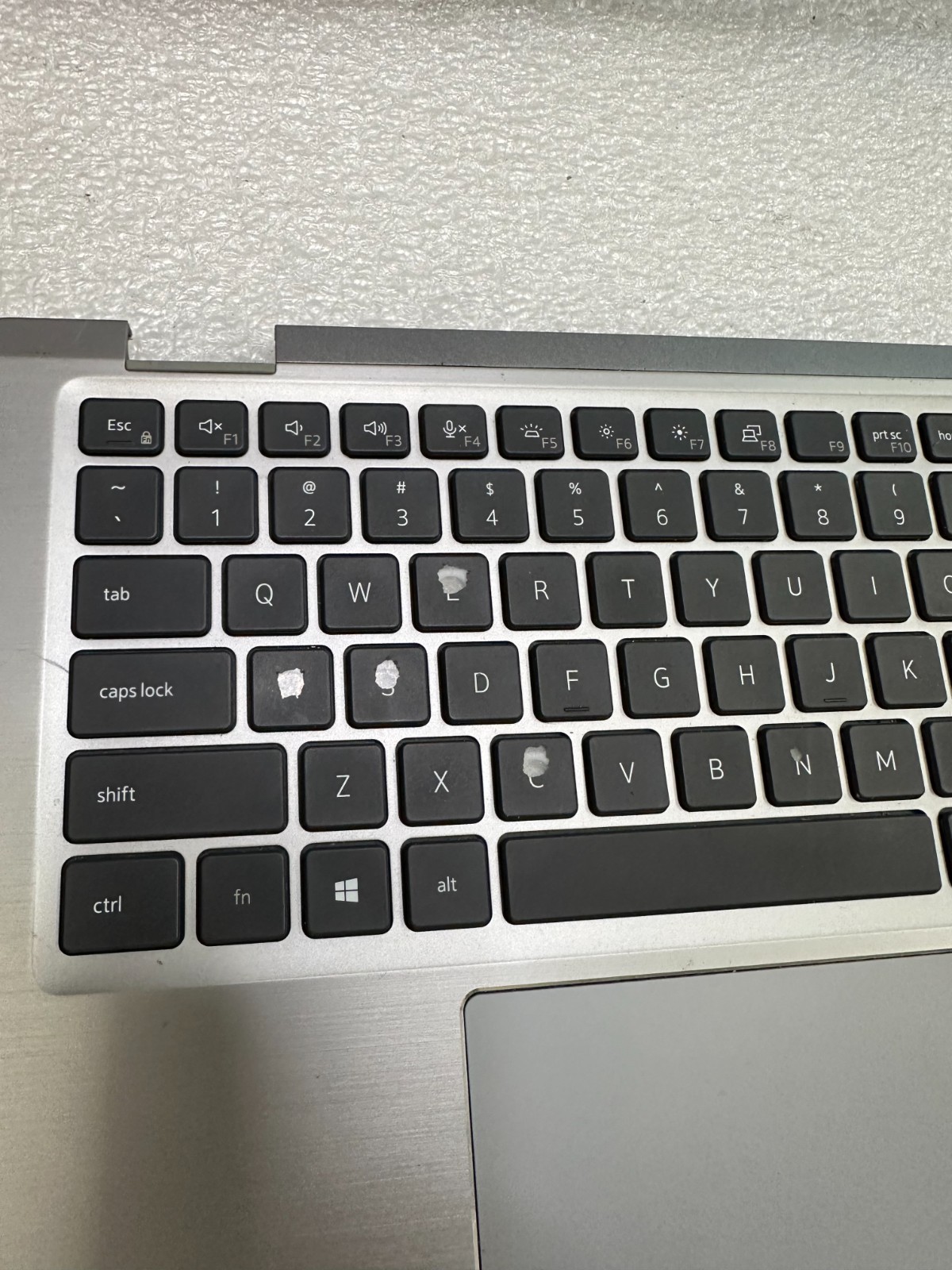 Dell Latitude 7320 palmrest touch pad keyboard Y82P1 -some keys worn Palmrest Keyboard Assembly product photo 3