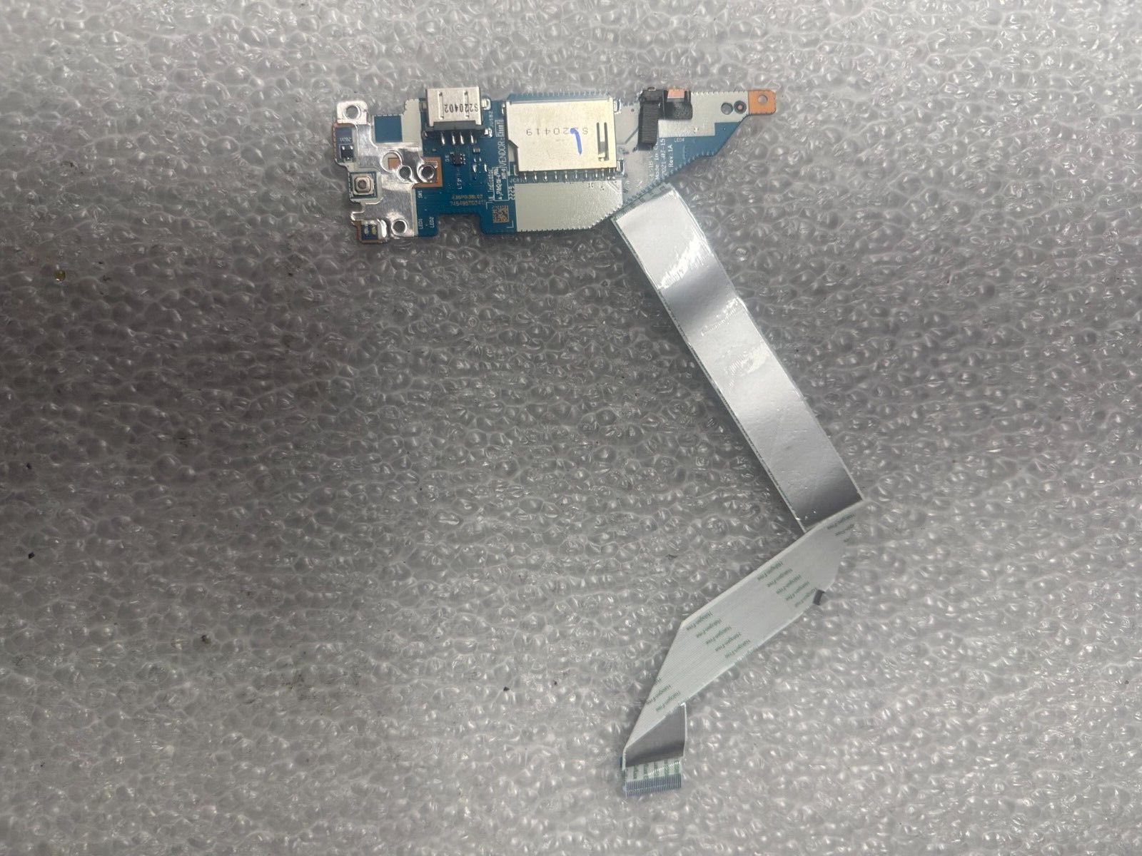 Lenovo IdeaPad 3-14ITL05 usb power button board 5C50S25433 product photo 1