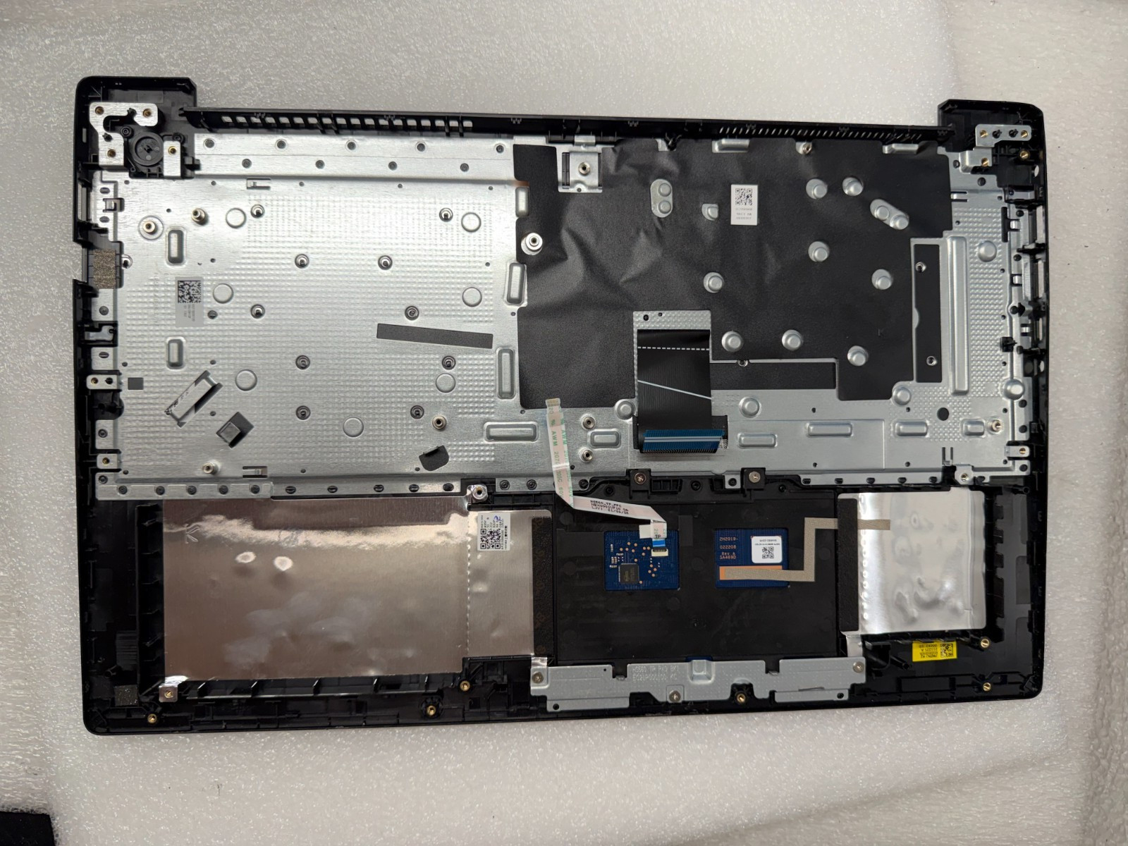 Lenovo V15 G2-ITL palmrest touch pad keyboard 5CB1B96453 product photo 2