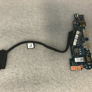 Dell Latitude 3520 15.6" USB Audio SD Card Reader I/O Board 0MCCDH product photo 1