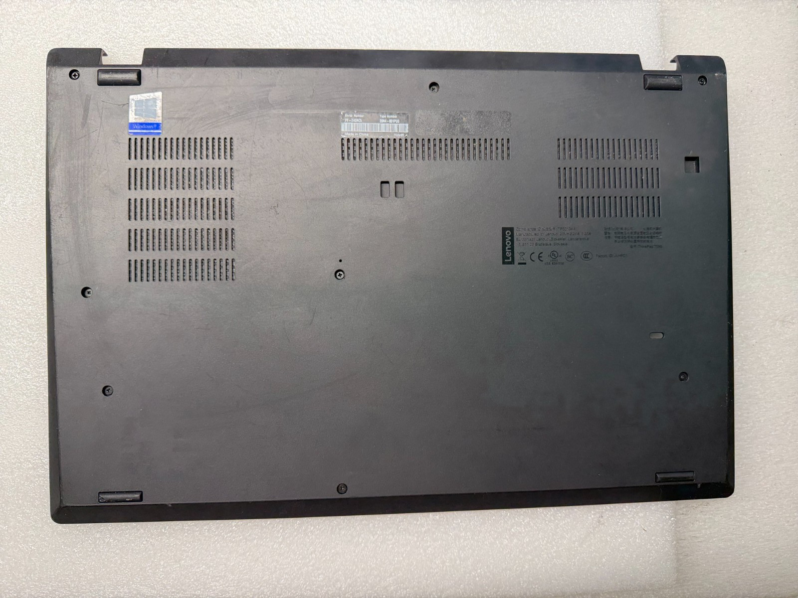 Lenovo Thinkpad T590 bottom base case cover enclosure 01YN937 product photo 1