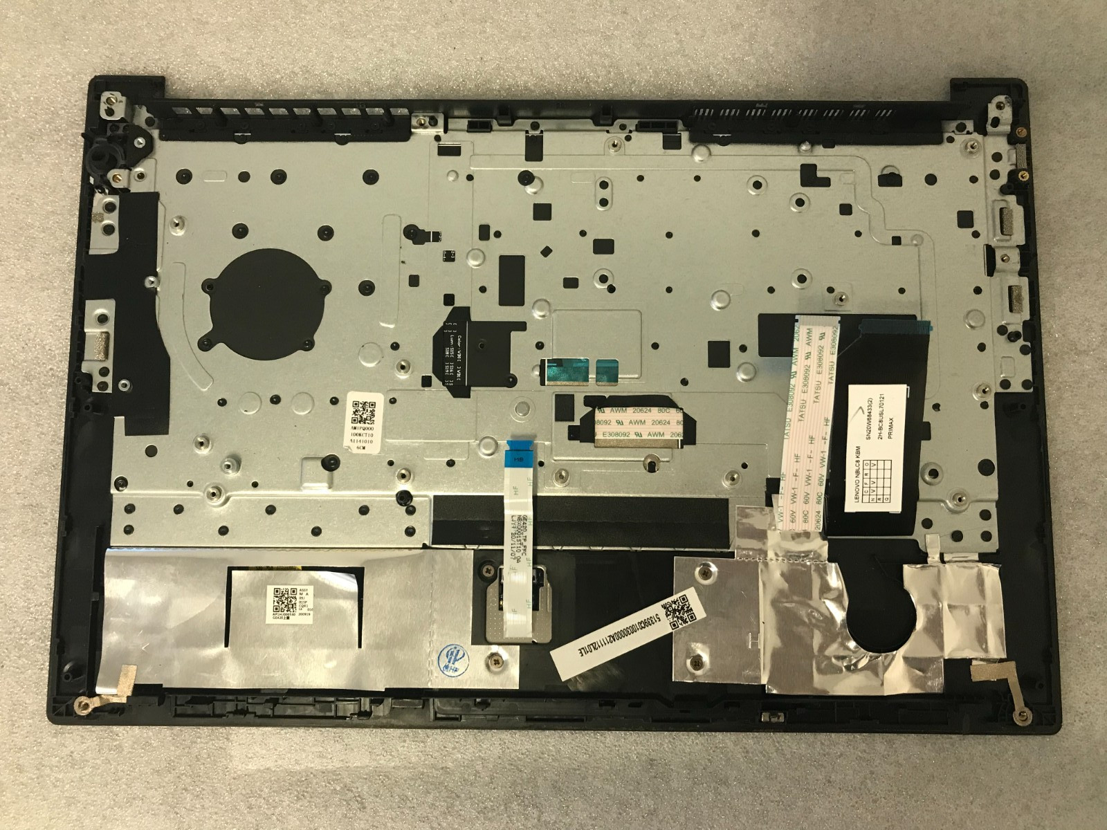 Lenovo ThinkPad E15 Gen 2 palmrest touchpad keyboard AP1HK000100 product photo 2