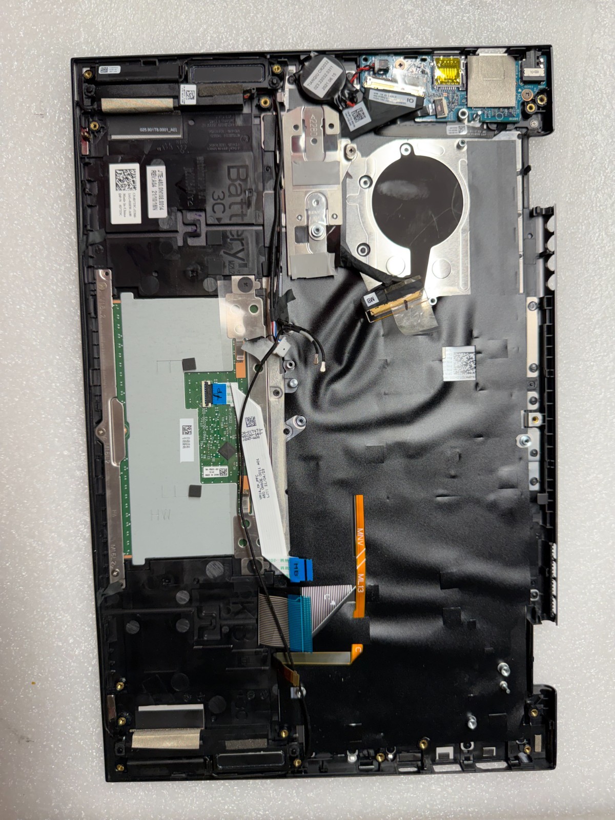 Dell Inspiron 7415 2in1 palmrest touch pad keyboard D7TNC product photo 2