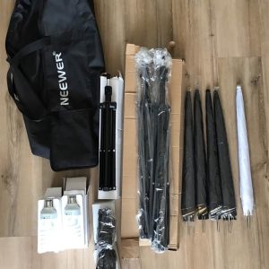 12 Piece NEEWER Light/Photography Kit. 45W LED Bulbs, Gold/Silver/White Umbrella