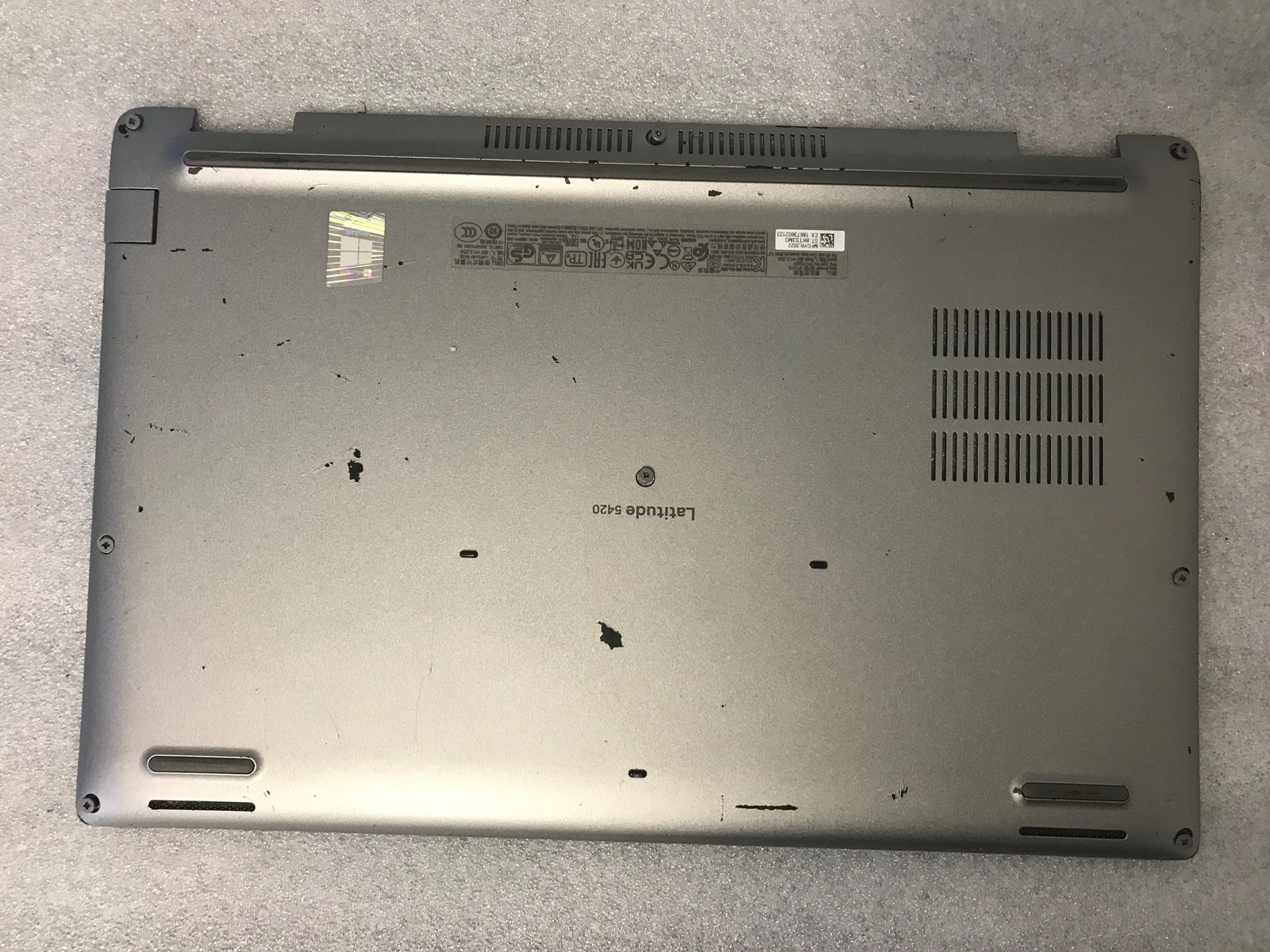 Dell Latitude 5420 bottom base case cover enclosure 63DTN product photo 1