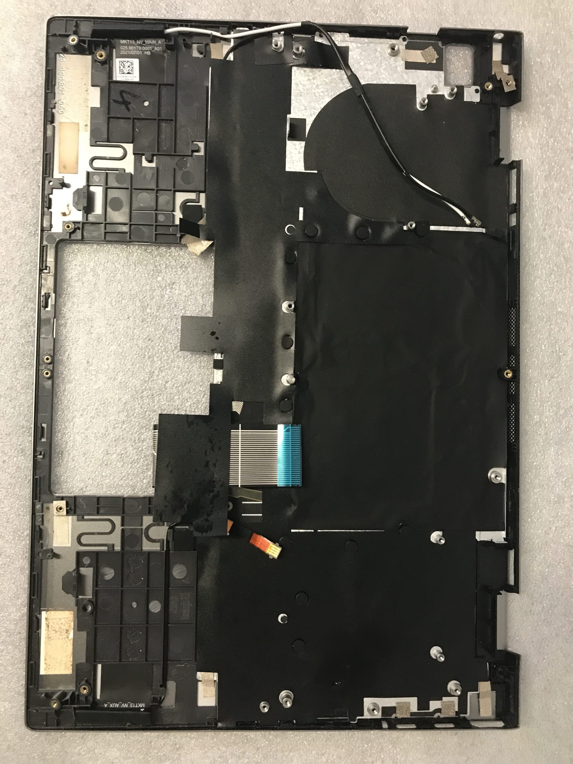 Dell Inspiron palmrest touch pad keyboard F8DWY READ product photo 2