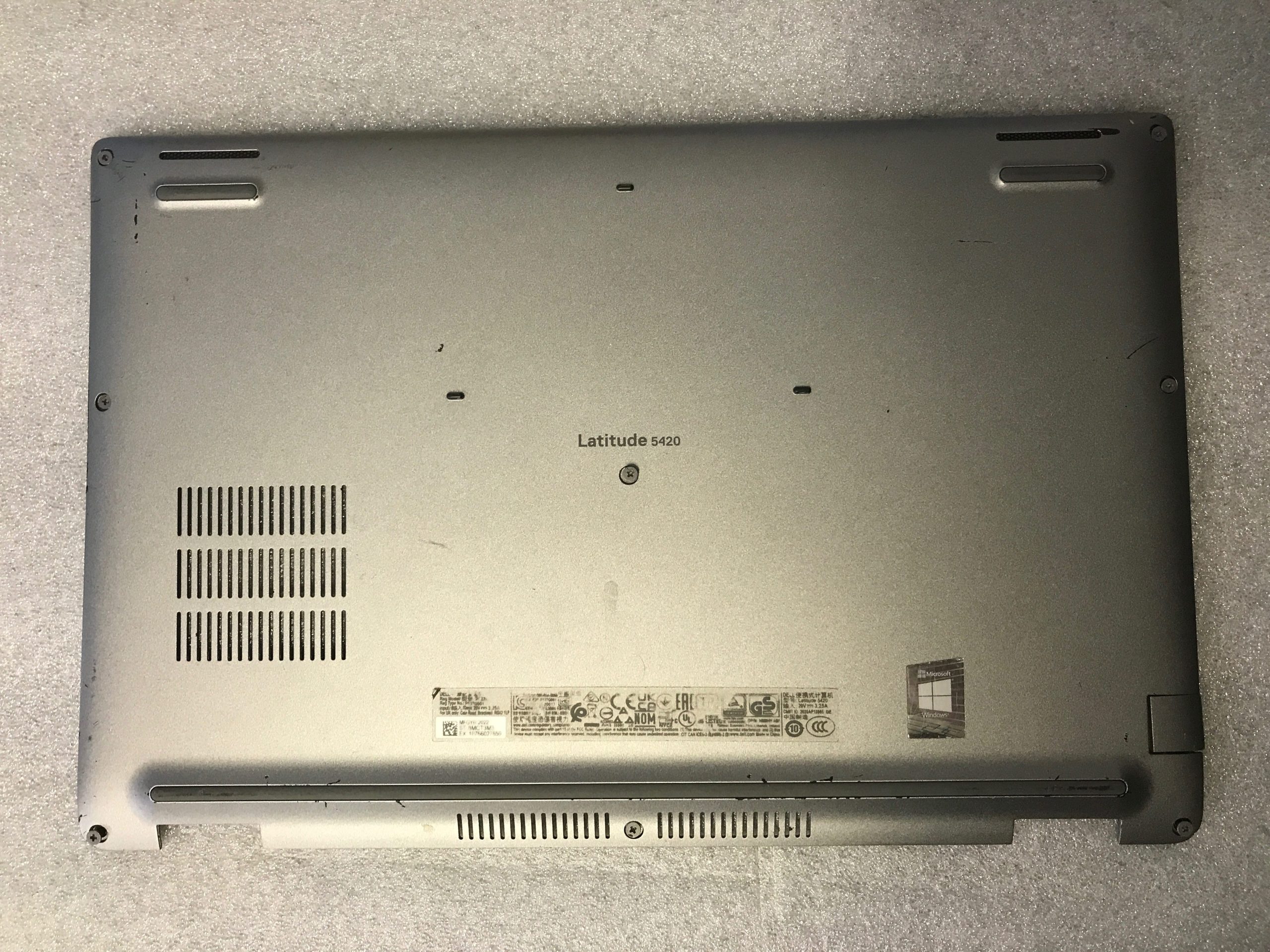 Dell Latitude 5420 bottom base case cover enclosure 63DTN READ product photo 1
