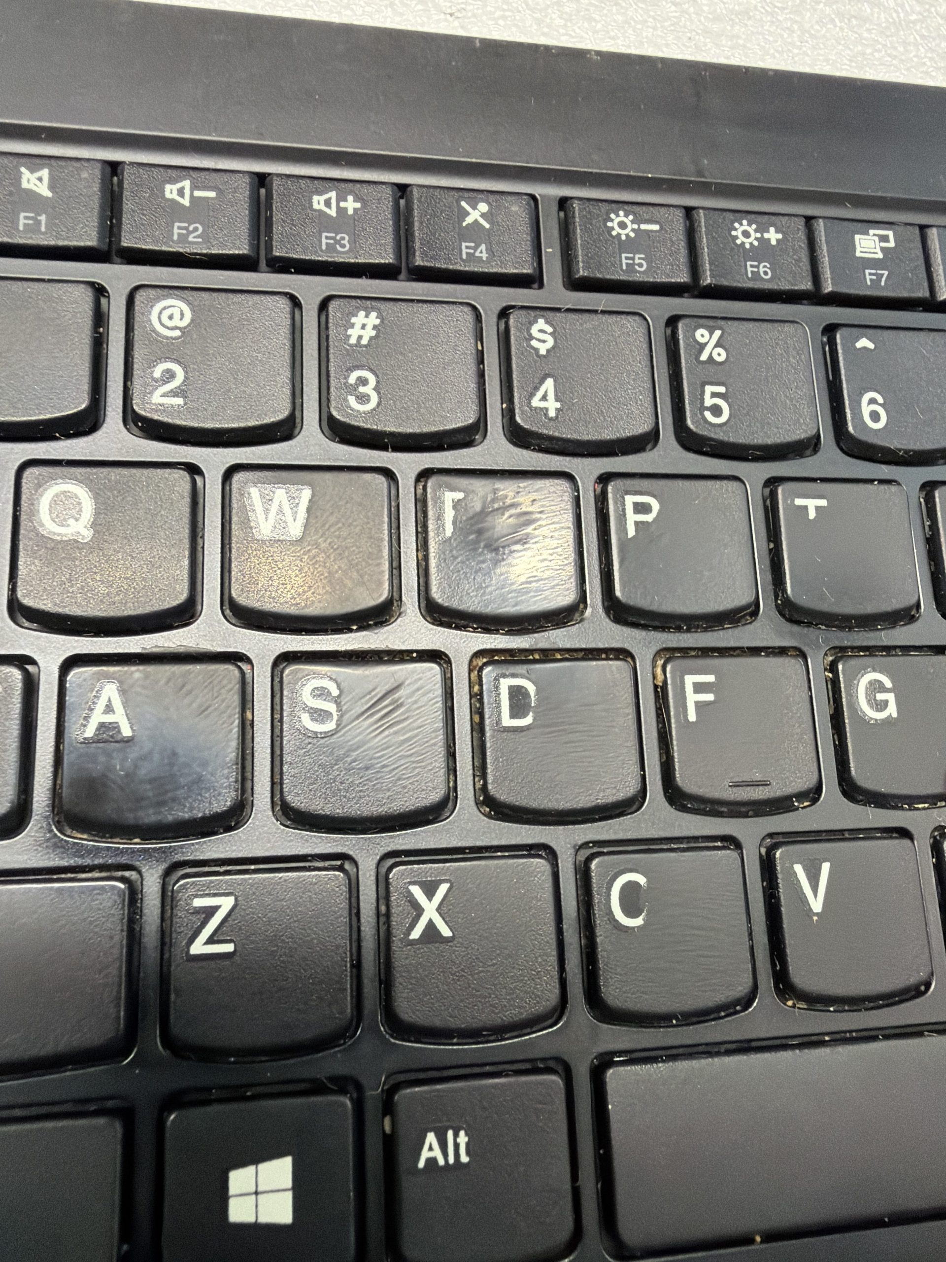 Lenovo ThinkPad E15 Gen 2 palmrest touch pad keyboard 5M10W64513 Scratched product photo 3
