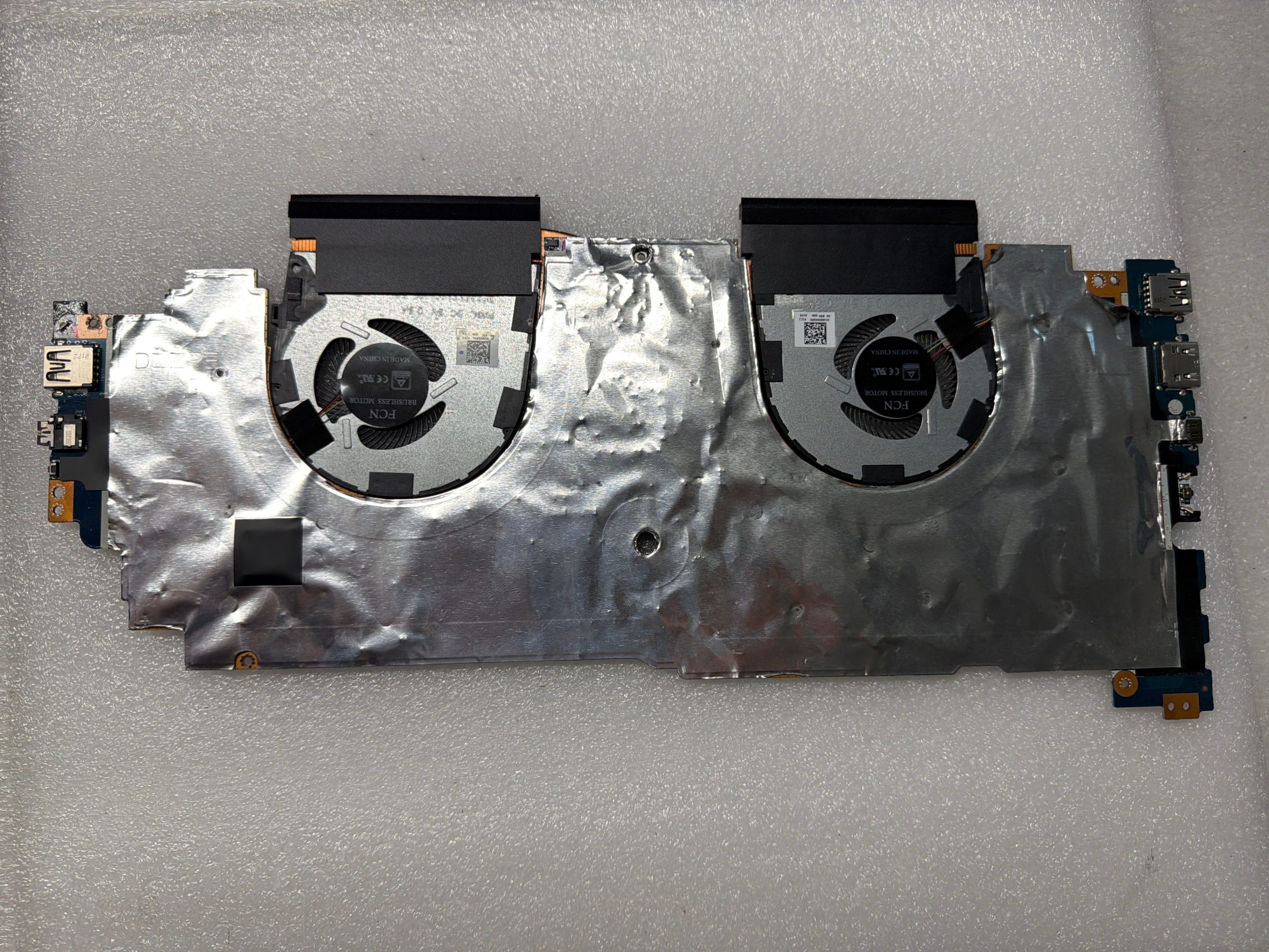 Lenovo IdeaPad Yoga 730-15IKB Motherboard 5B20Q96463 product photo 2