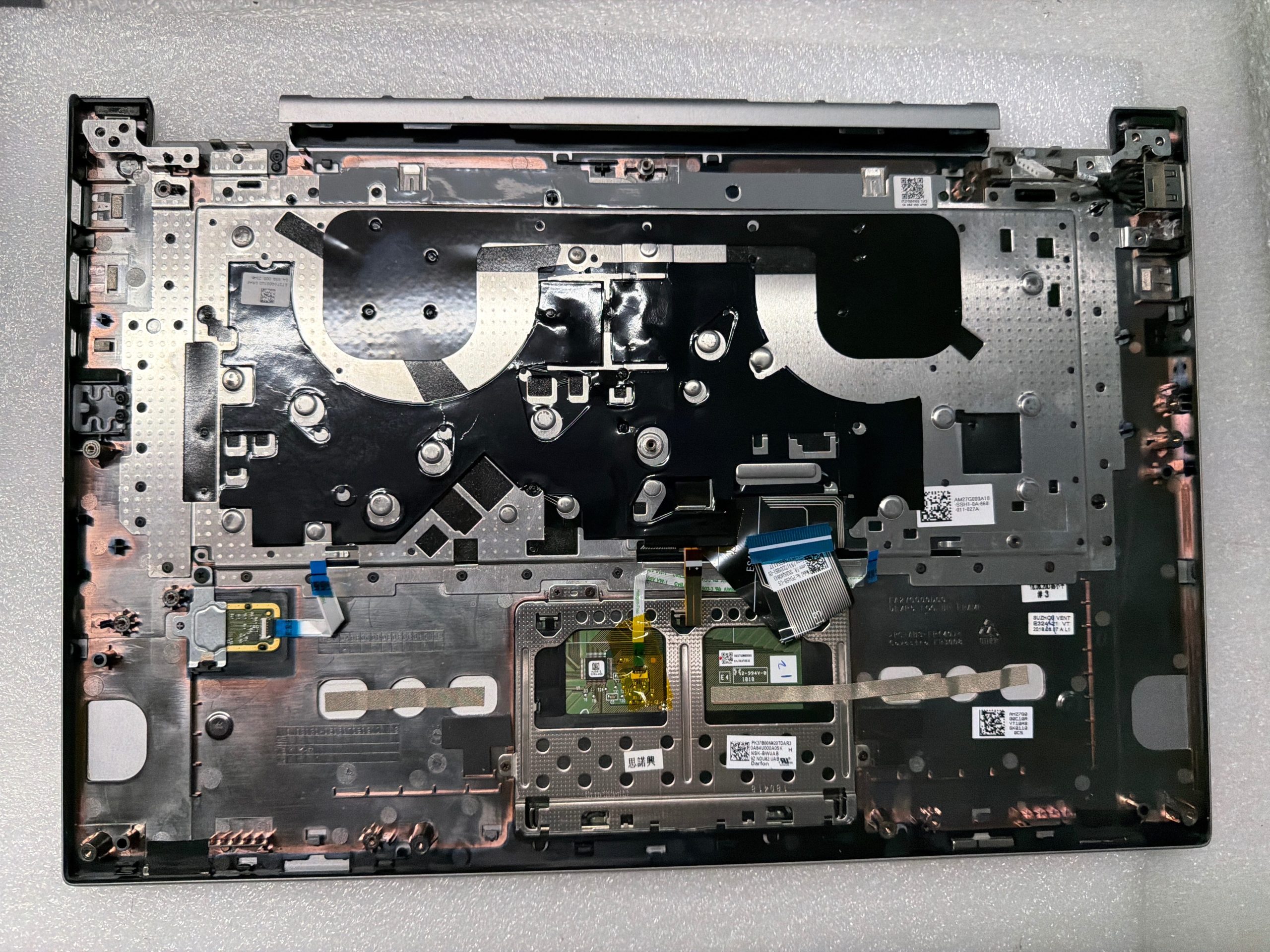 Lenovo IdeaPad Yoga 730-15IKB palmrest touch pad keyboard 5CB0Q96465 product photo 2