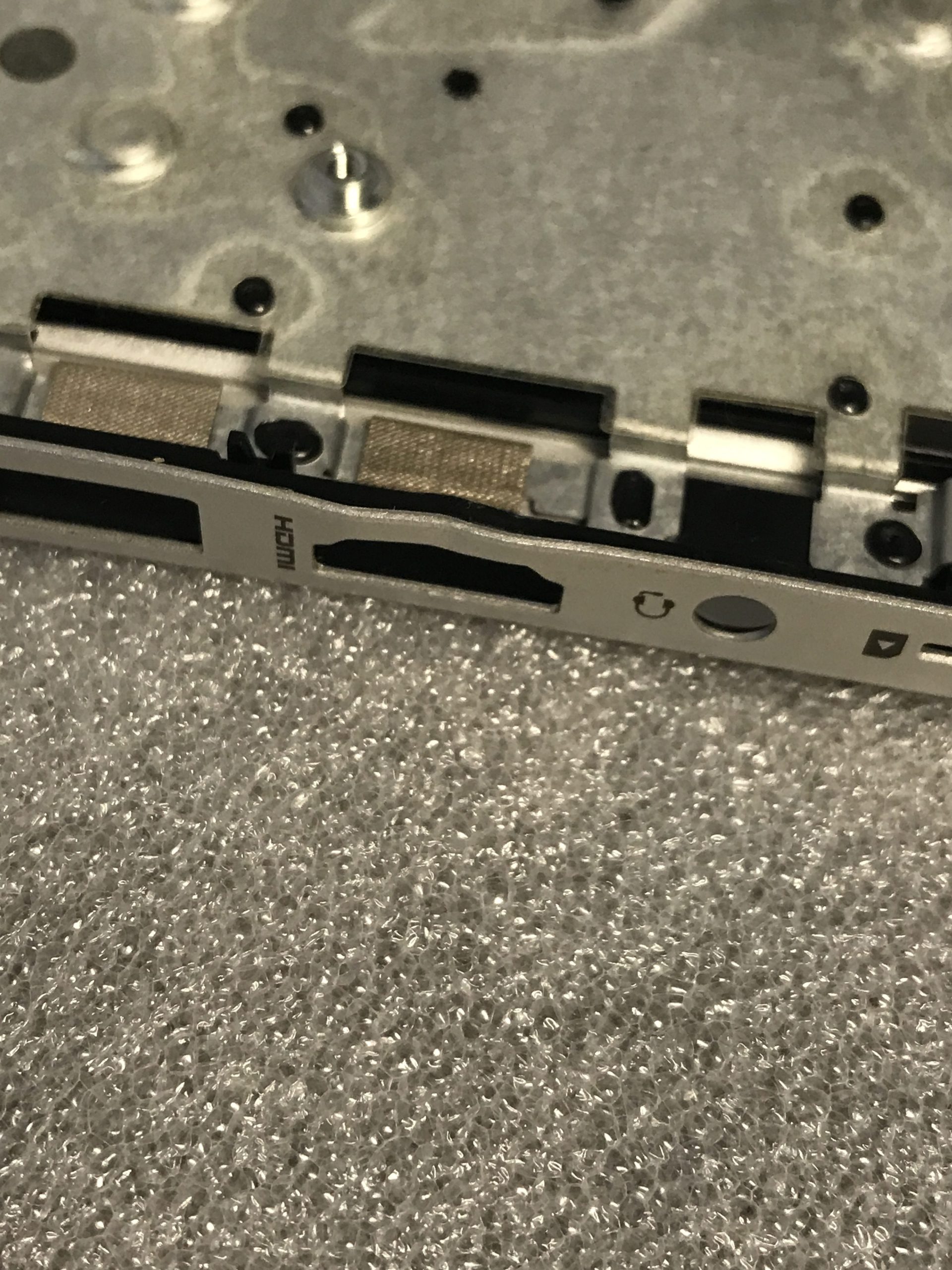 HP ProBook 650 G8 palmrest touch pad keyboard M49545-001 Read product photo 3