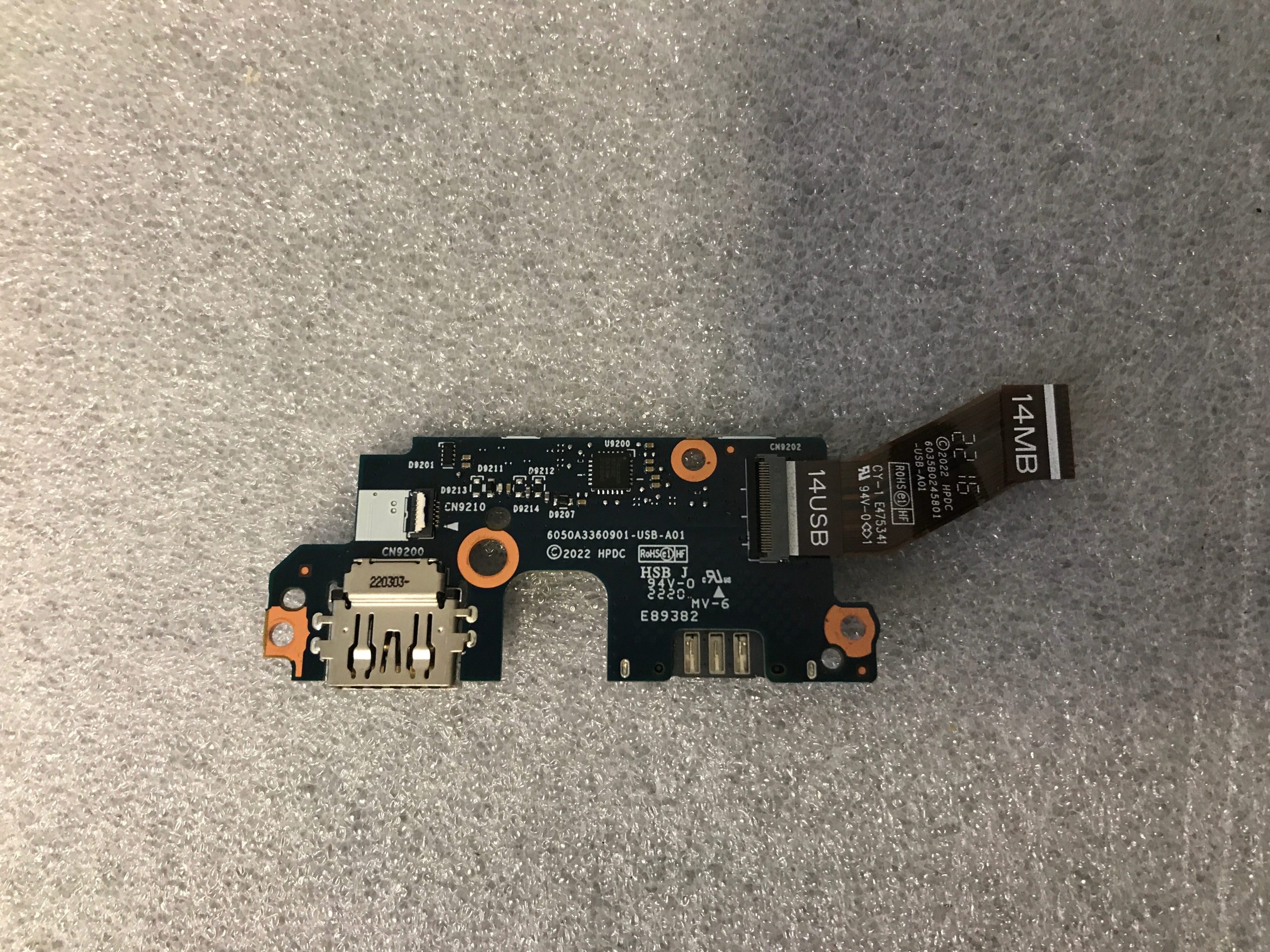 HP EliteBook 840 G9 USB Port I/O IO Daughter Board N09042-001 product photo 1