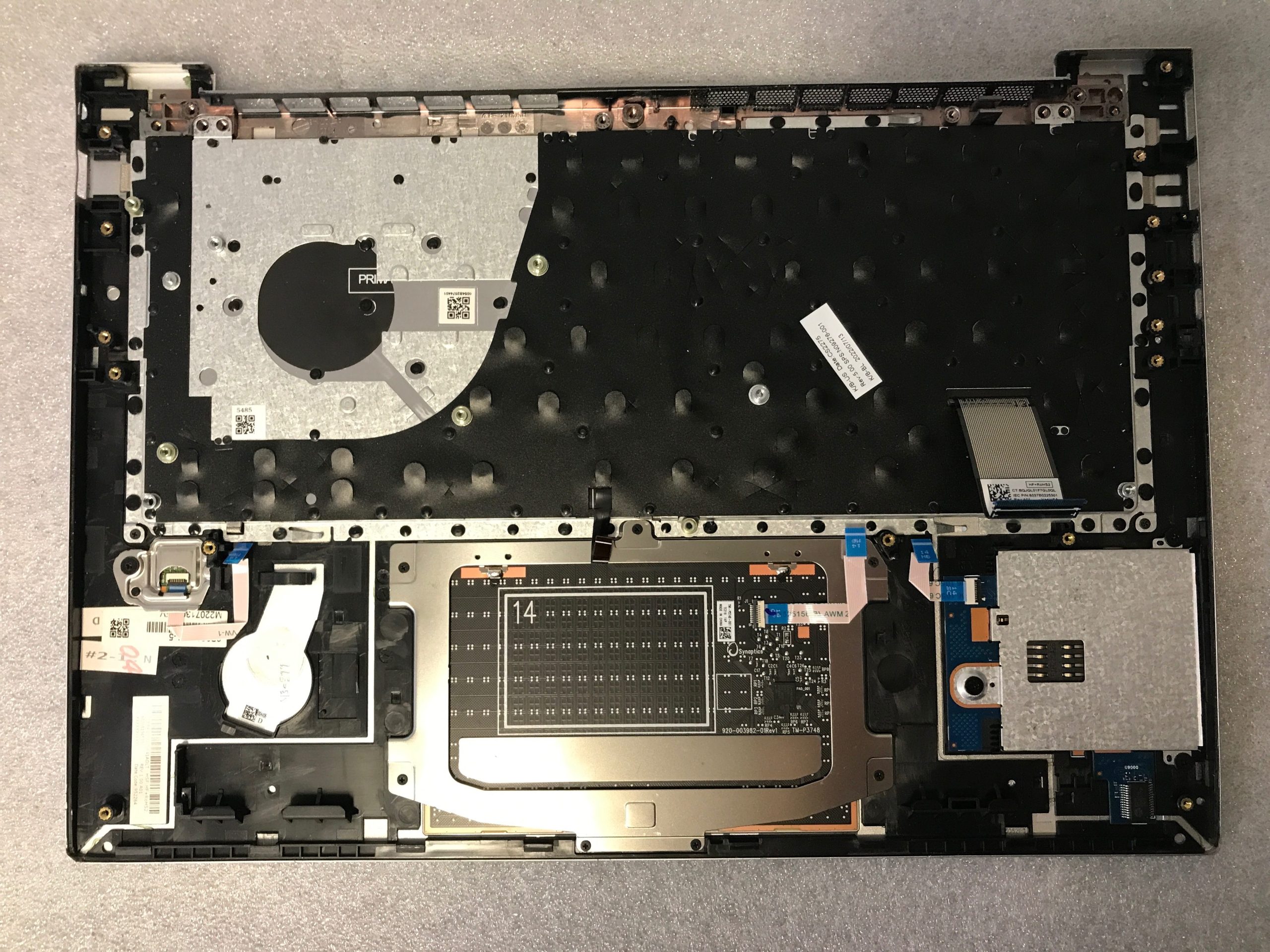 HP EliteBook 840 G9 palmrest touch pad keyboard product photo 2