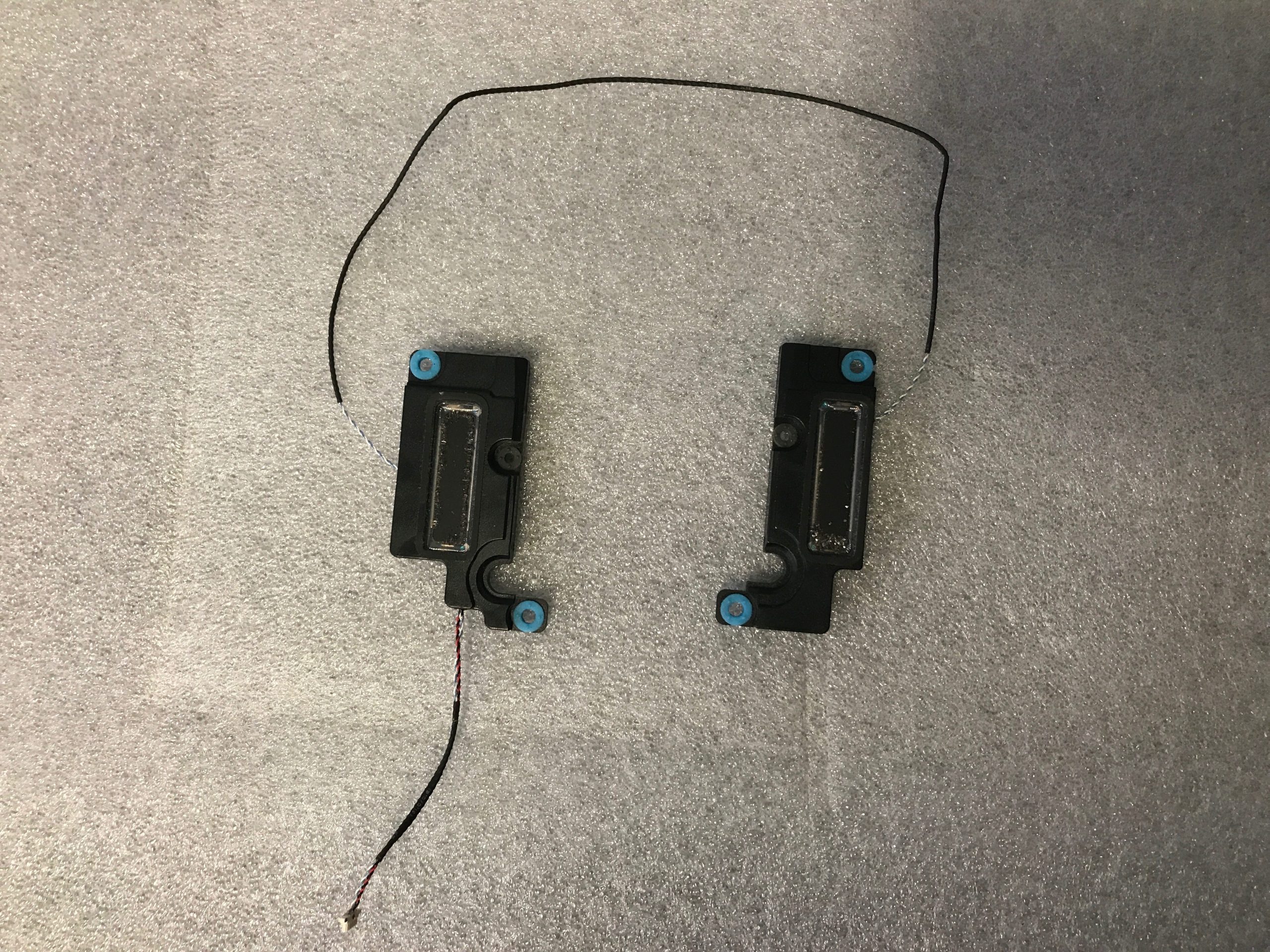 Lenovo ThinkPad X1 Carbon Gen 9 Internal Left Right Speakers Assembly 5SB1C90384 product photo 1