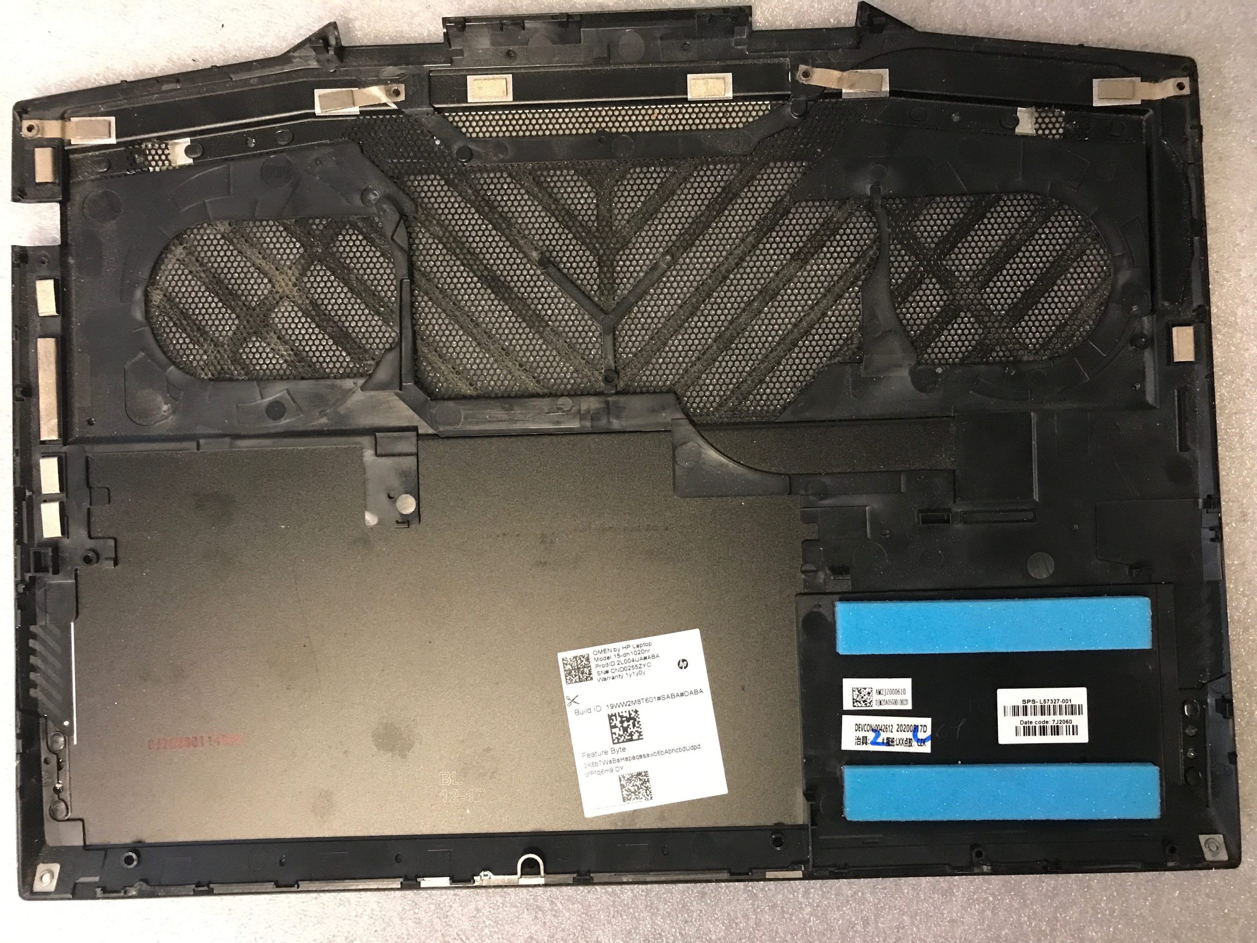 HP Omen 15-dh1020nr bottom base case cover enclosure L57327-001 product photo 2