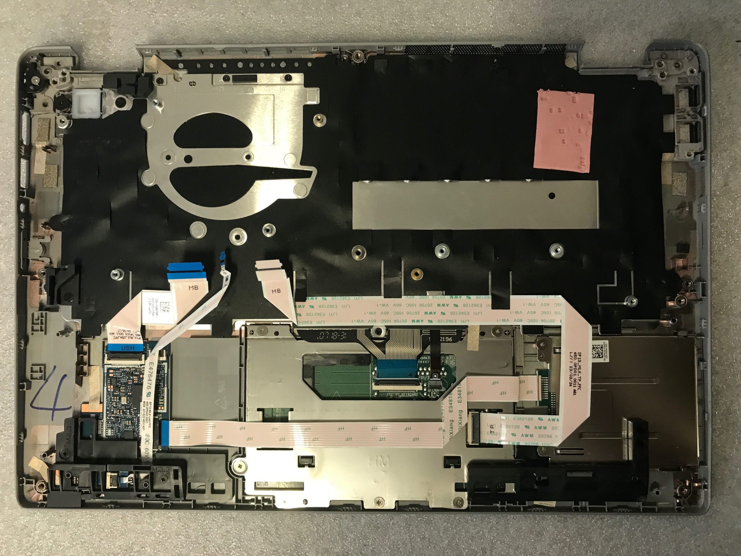 Dell Latitude 5330 palmrest touch pad keyboard 073rx product photo 2