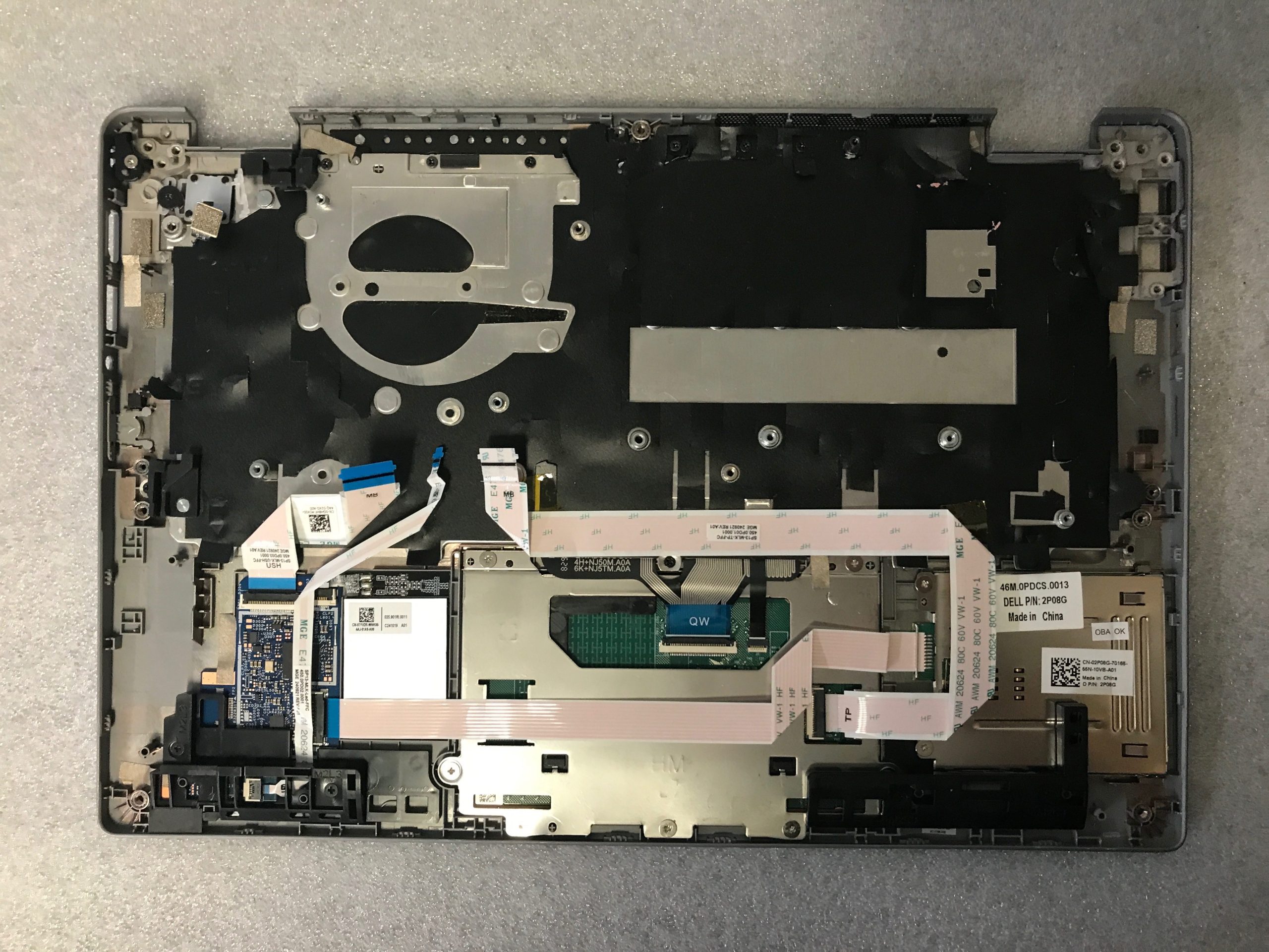 Dell Latitude 5330 palmrest touch pad keyboard 2P08G product photo 2
