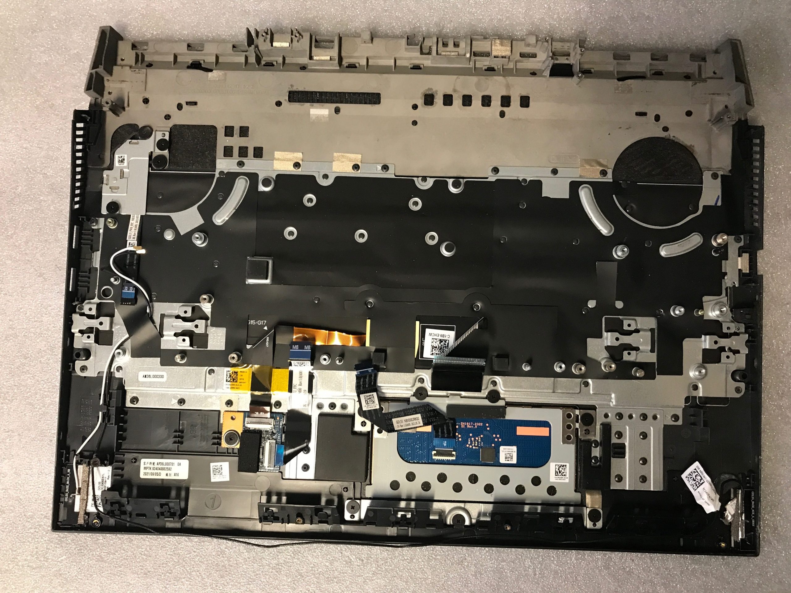 Dell G15 5511 palmrest touch pad keyboard 2XJJ8 product photo 2