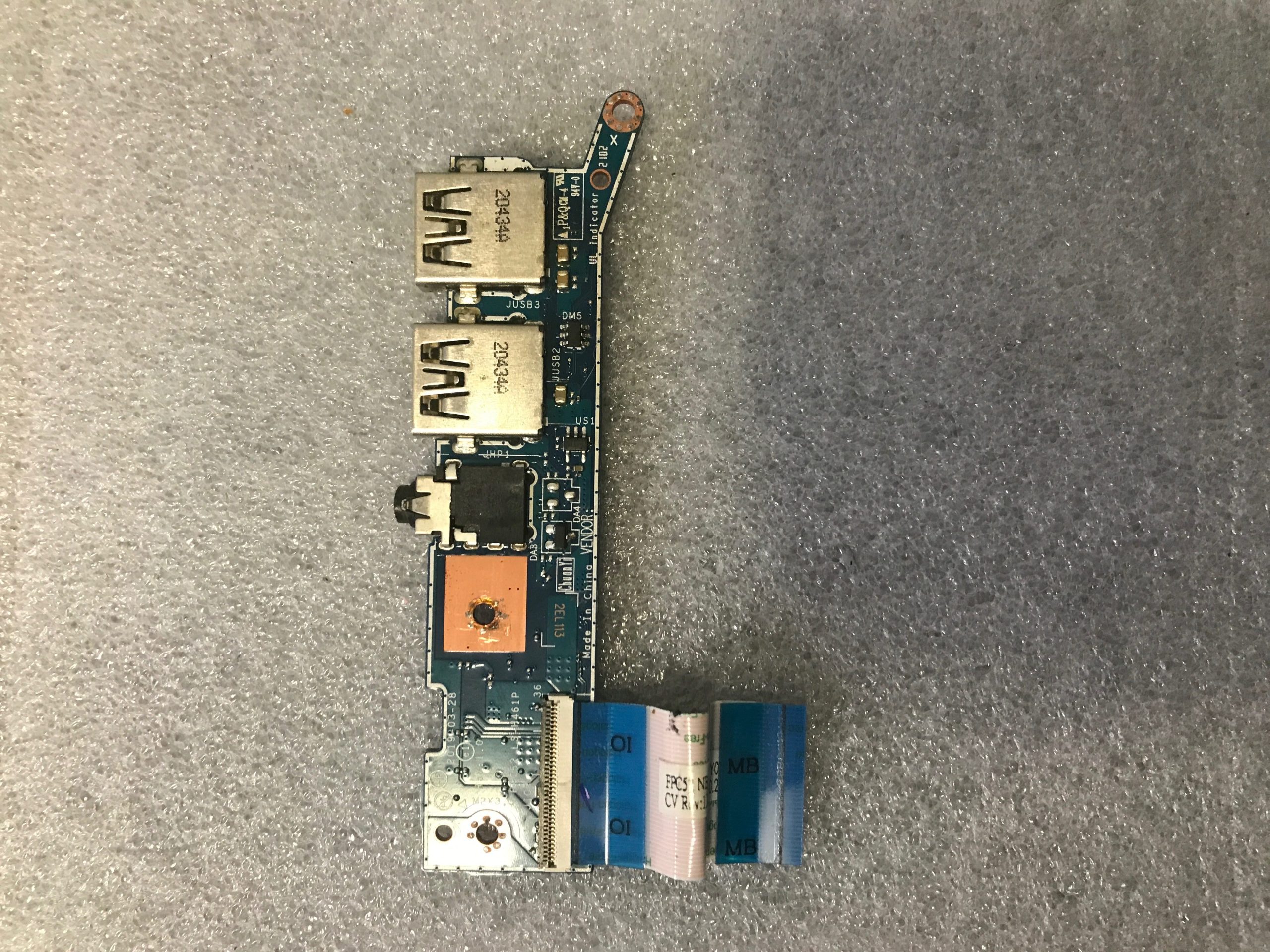 HP Pavilion Gaming Laptop 15-dk1056wm USB Port I/O IO Daughter Board L56902-001 product photo 1