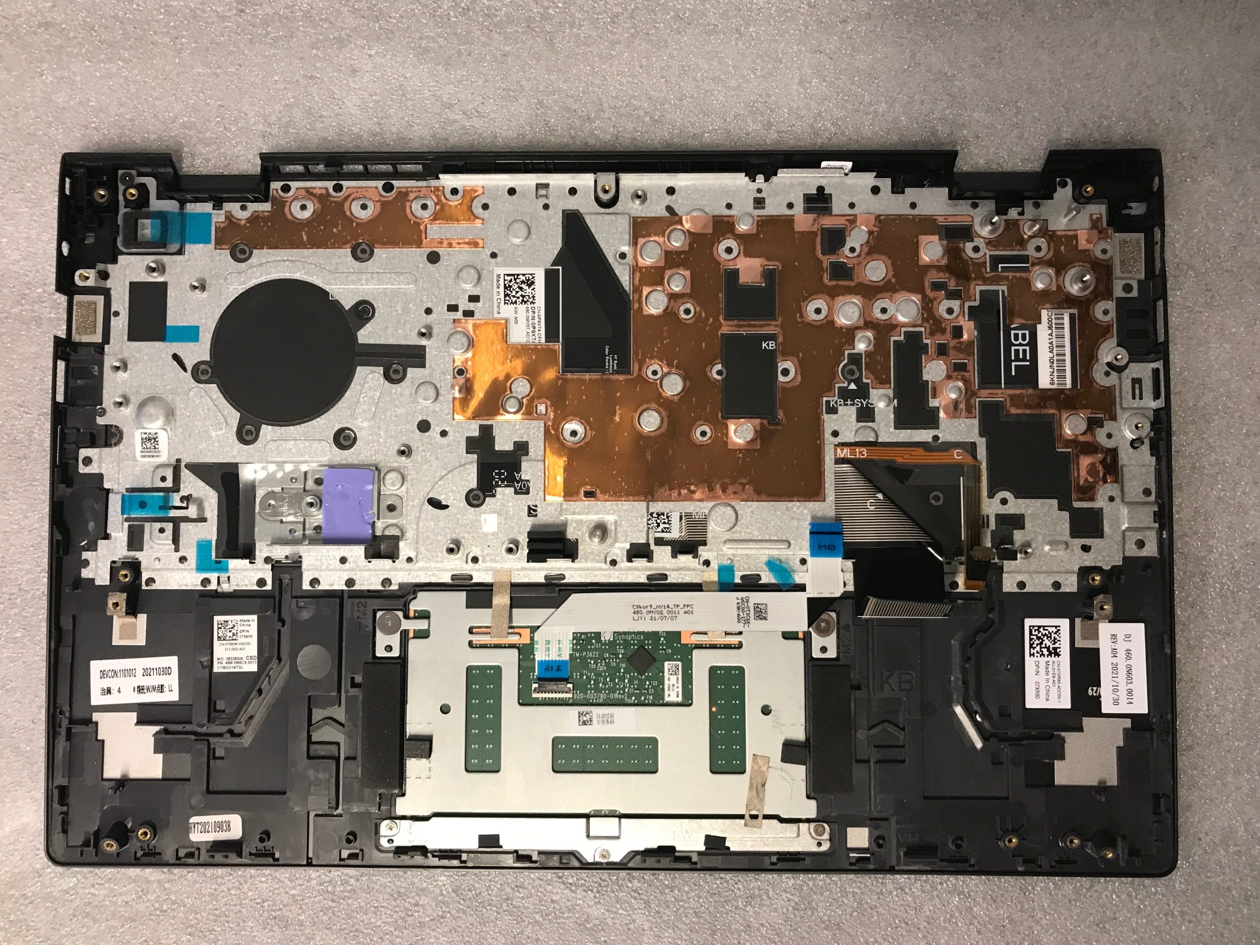 Dell Vostro 14 5410 palmrest touch pad keyboard 7XR80 product photo 2